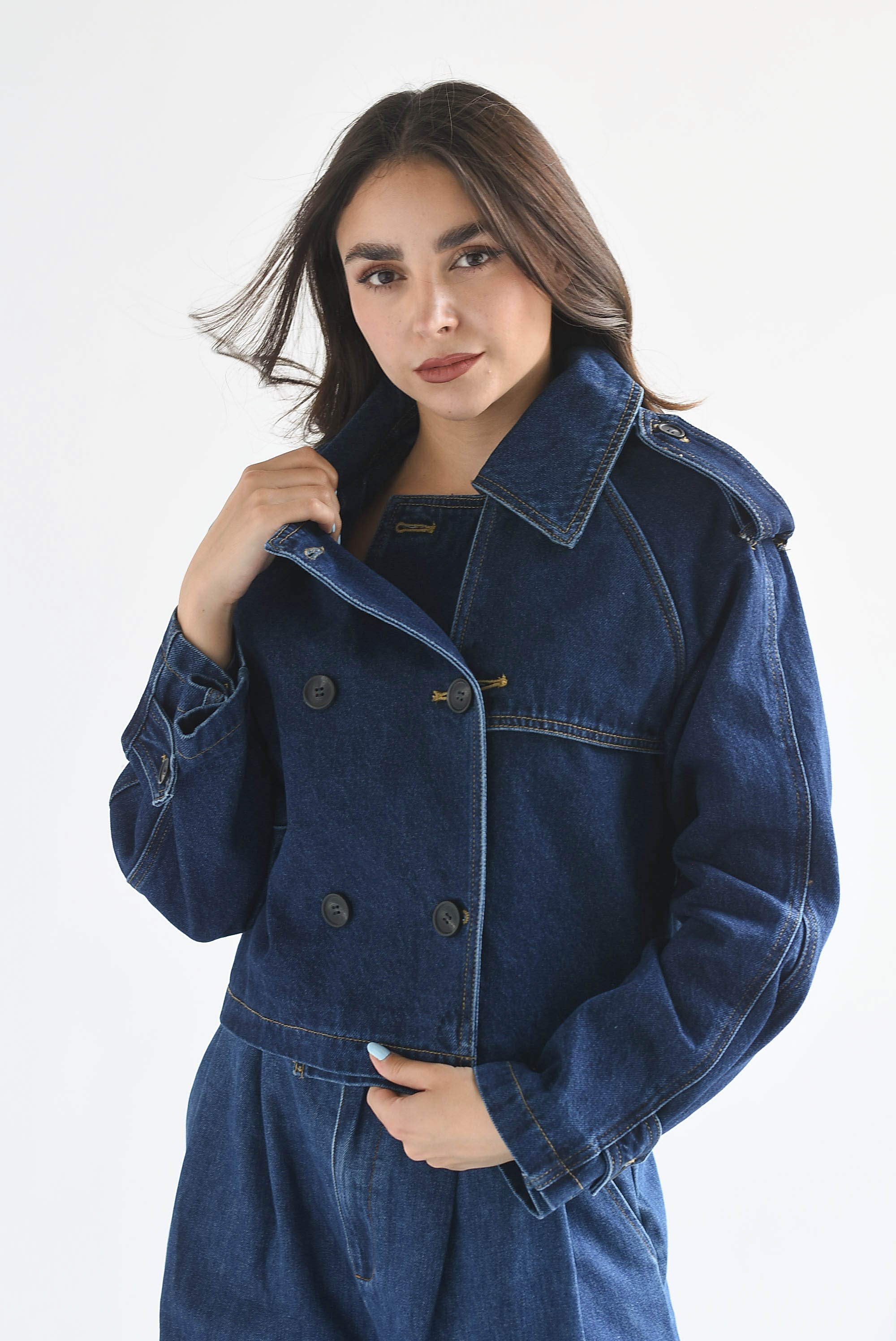 Gabardina crop Denim botones cruzados
