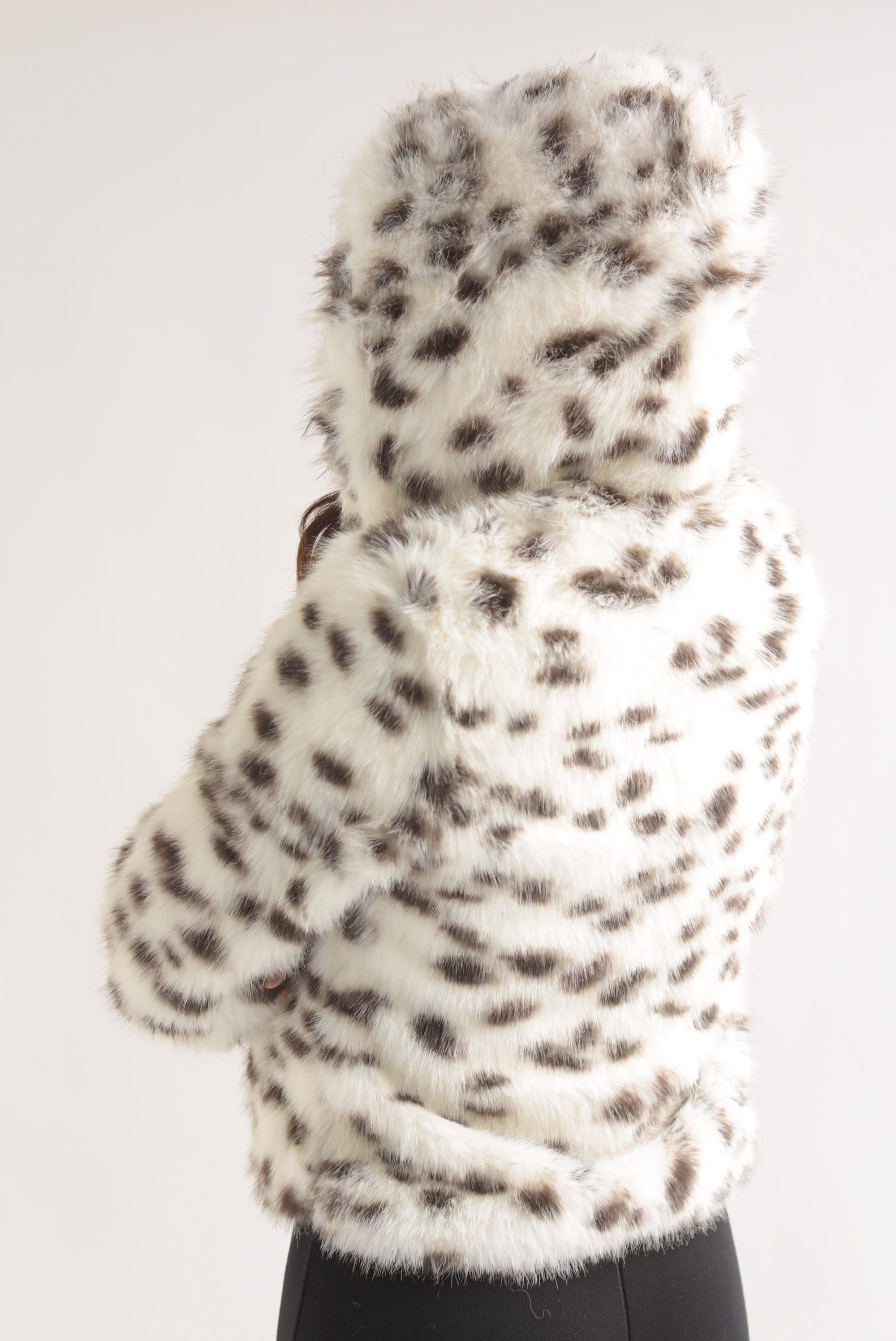 Chamarra hoodie faux fur manchas