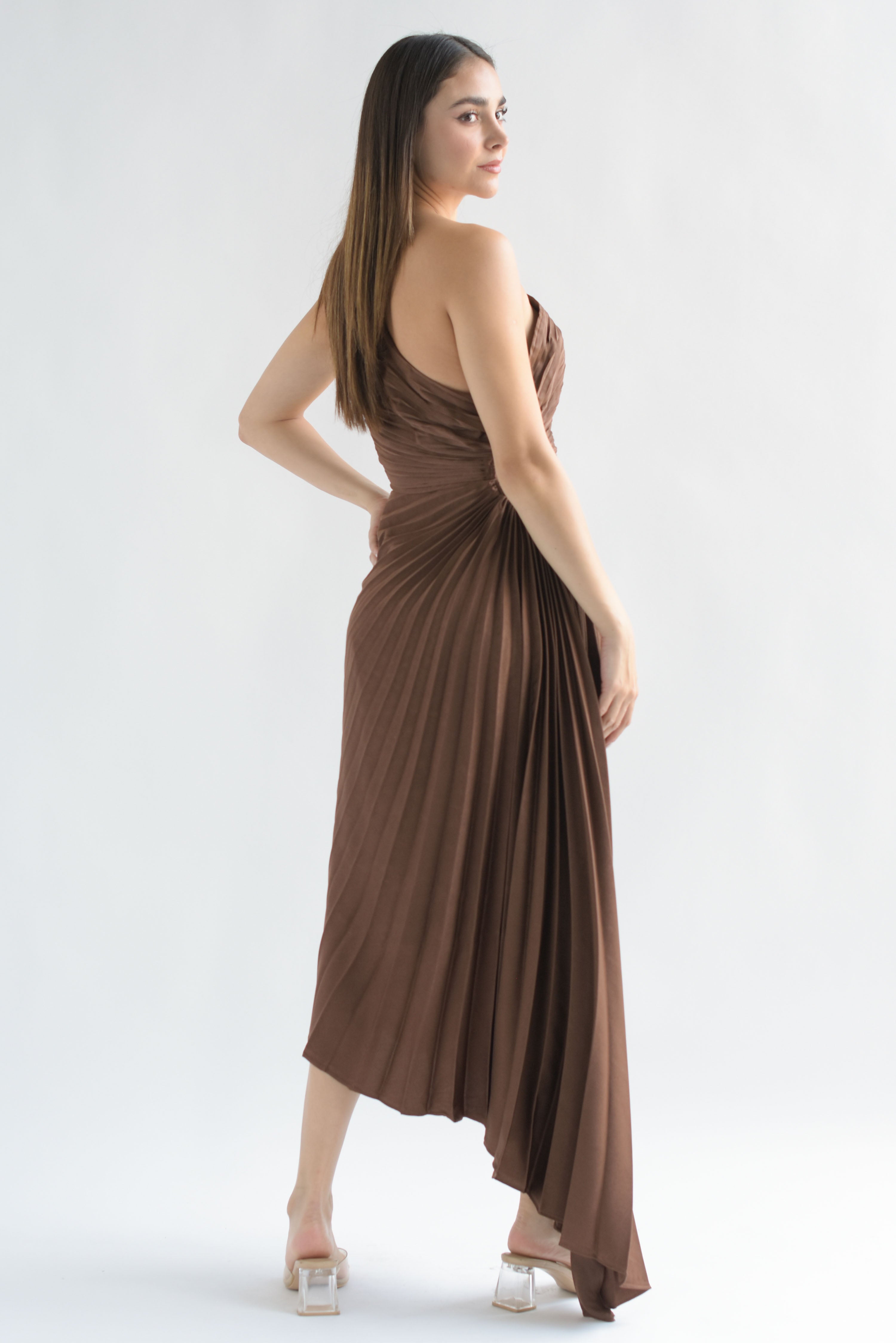 Vestido plisado asimétrico Café