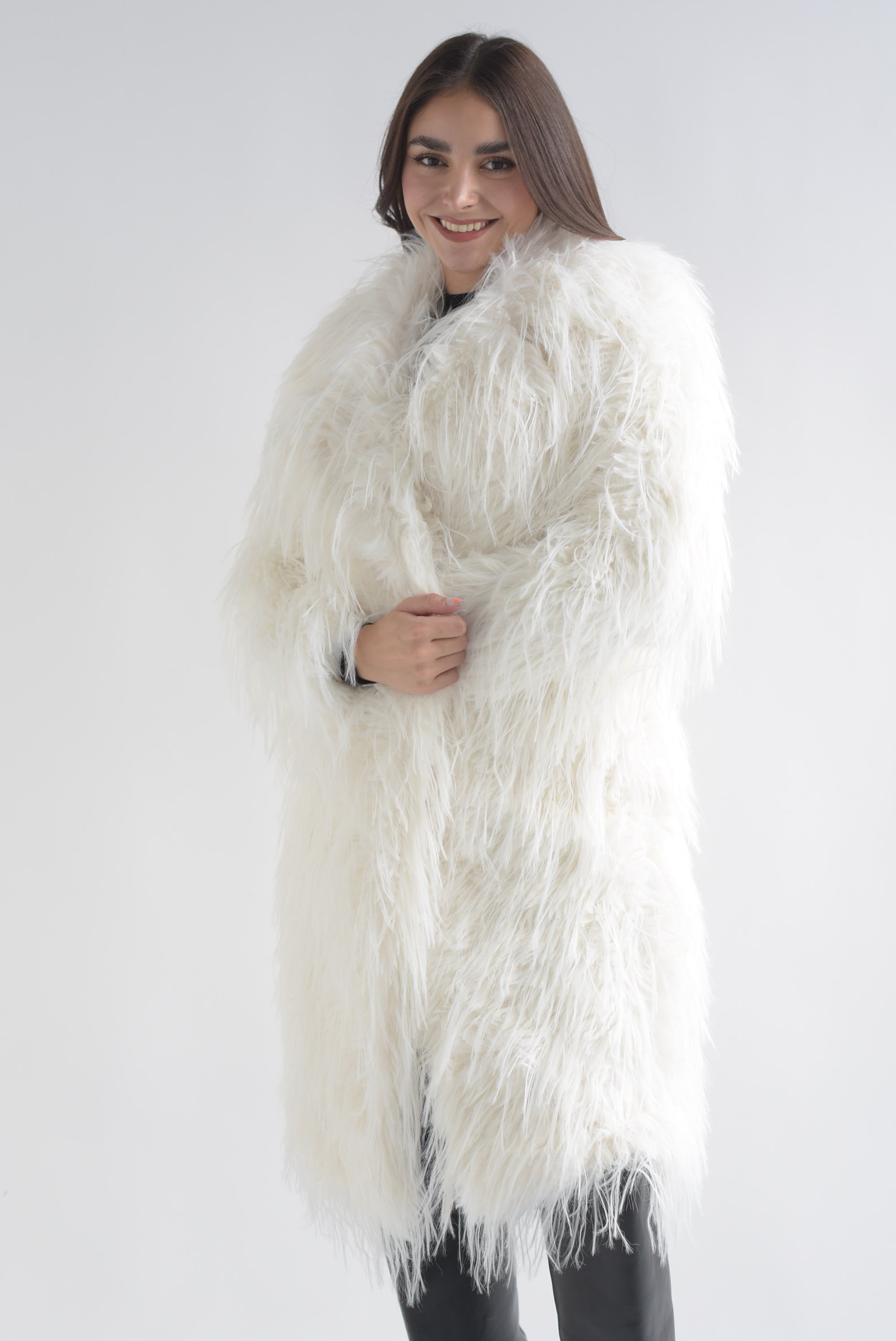 Abrigo faux fur pelo largo