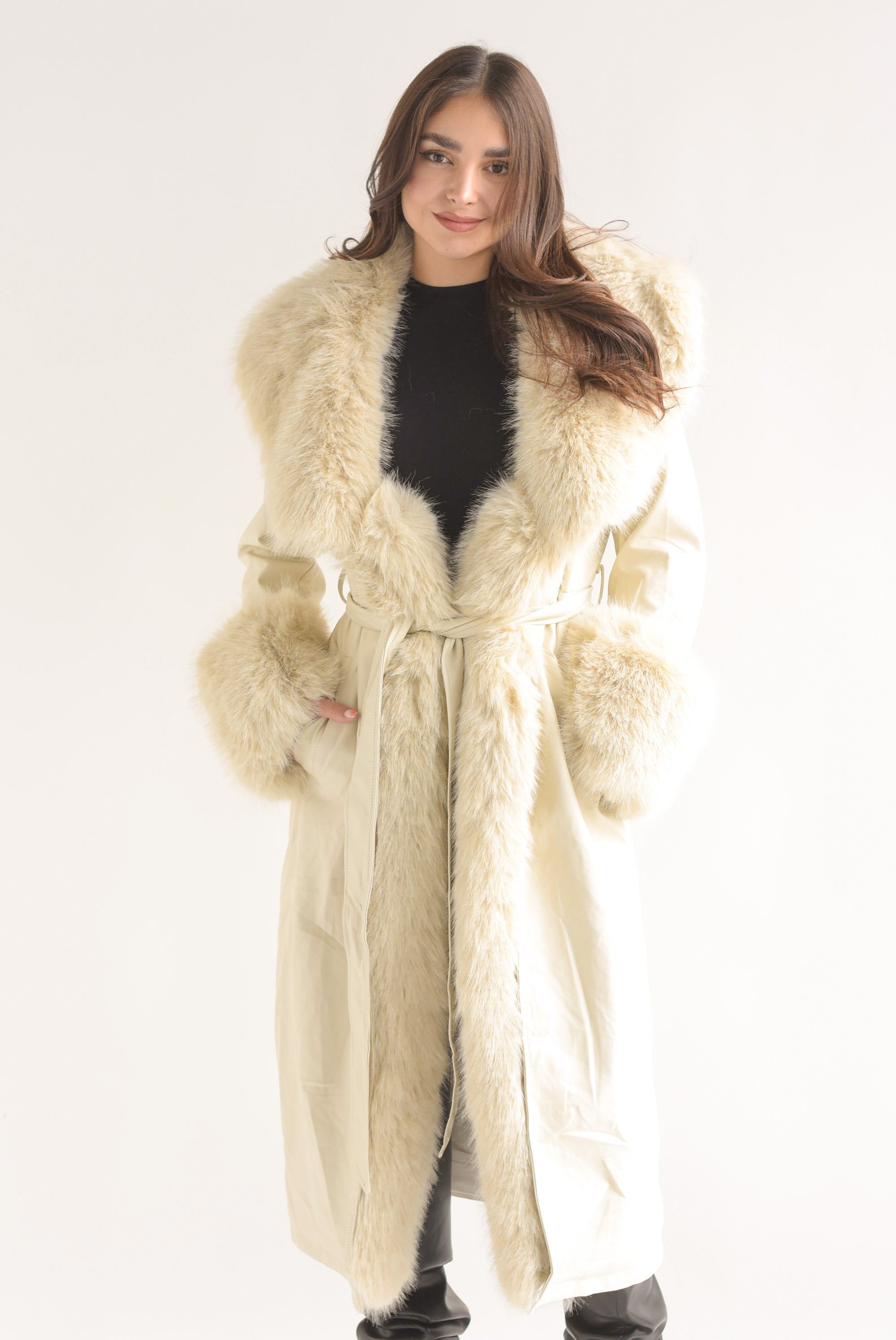 Abrigo largo vinipiel fur removible