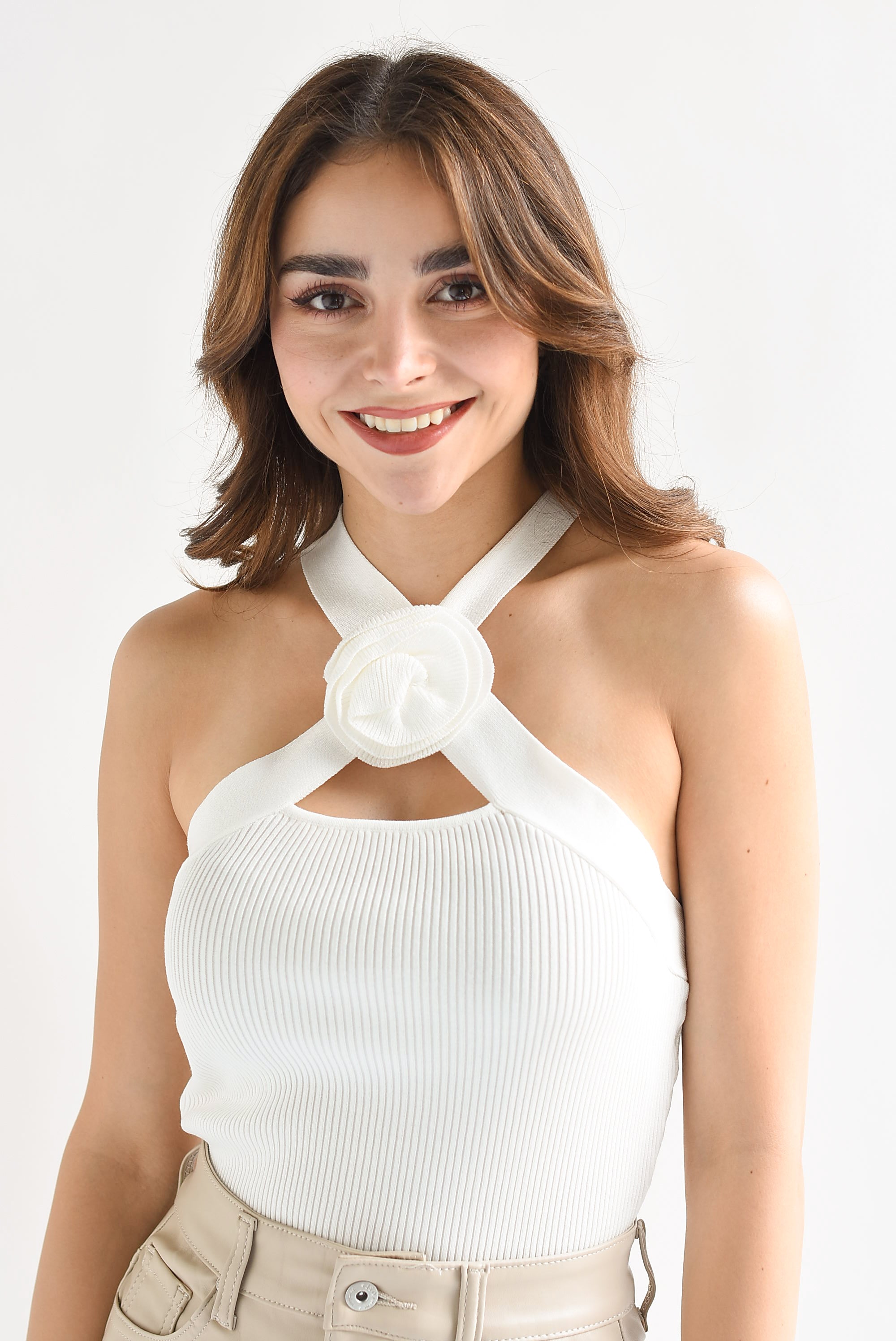 Blusa punto halter Flor Blanca