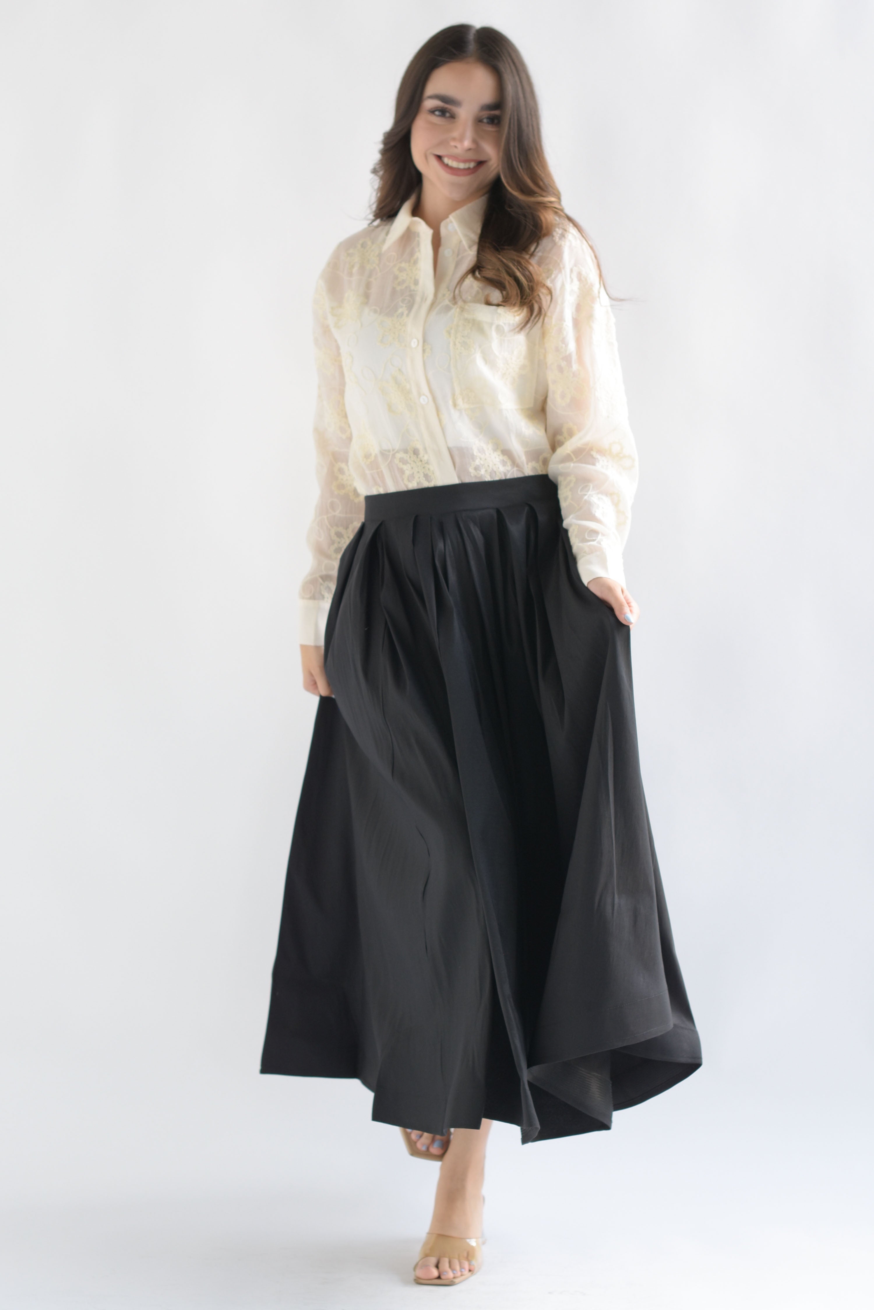 Falda vuelo satinada pinzas Negra