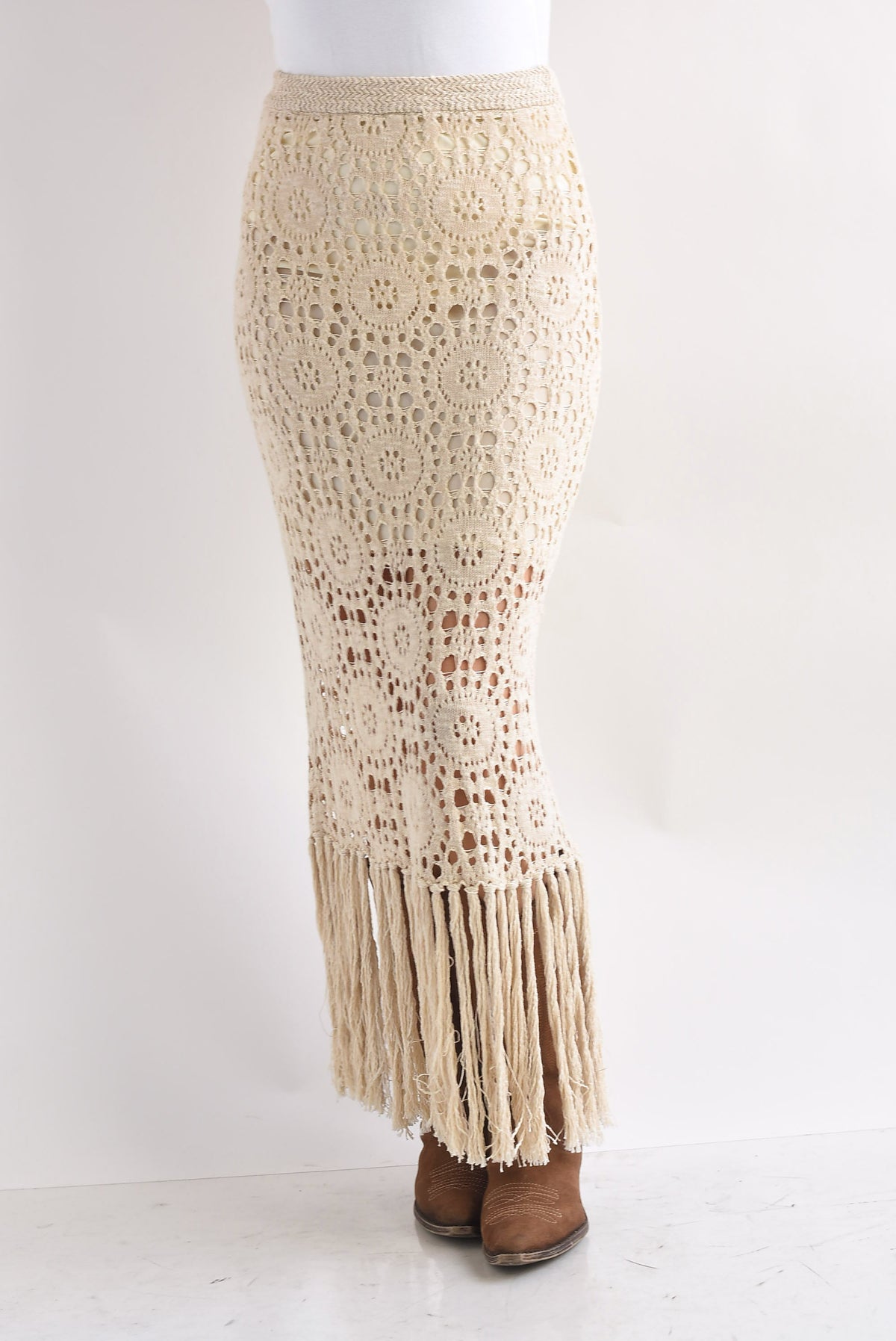 Falda larga crochet flecos Crudo