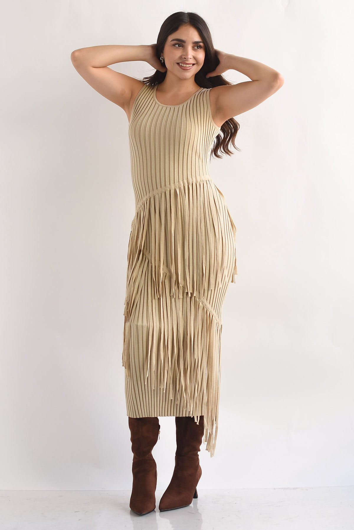 Vestido punto canalé flecos asimétrico