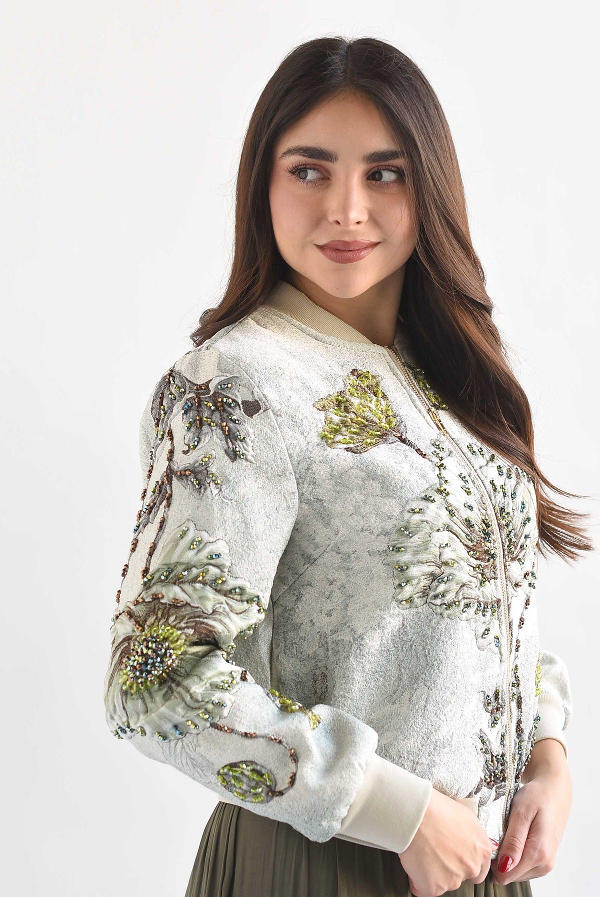 Chamarra bomber flores tapiz cuentas