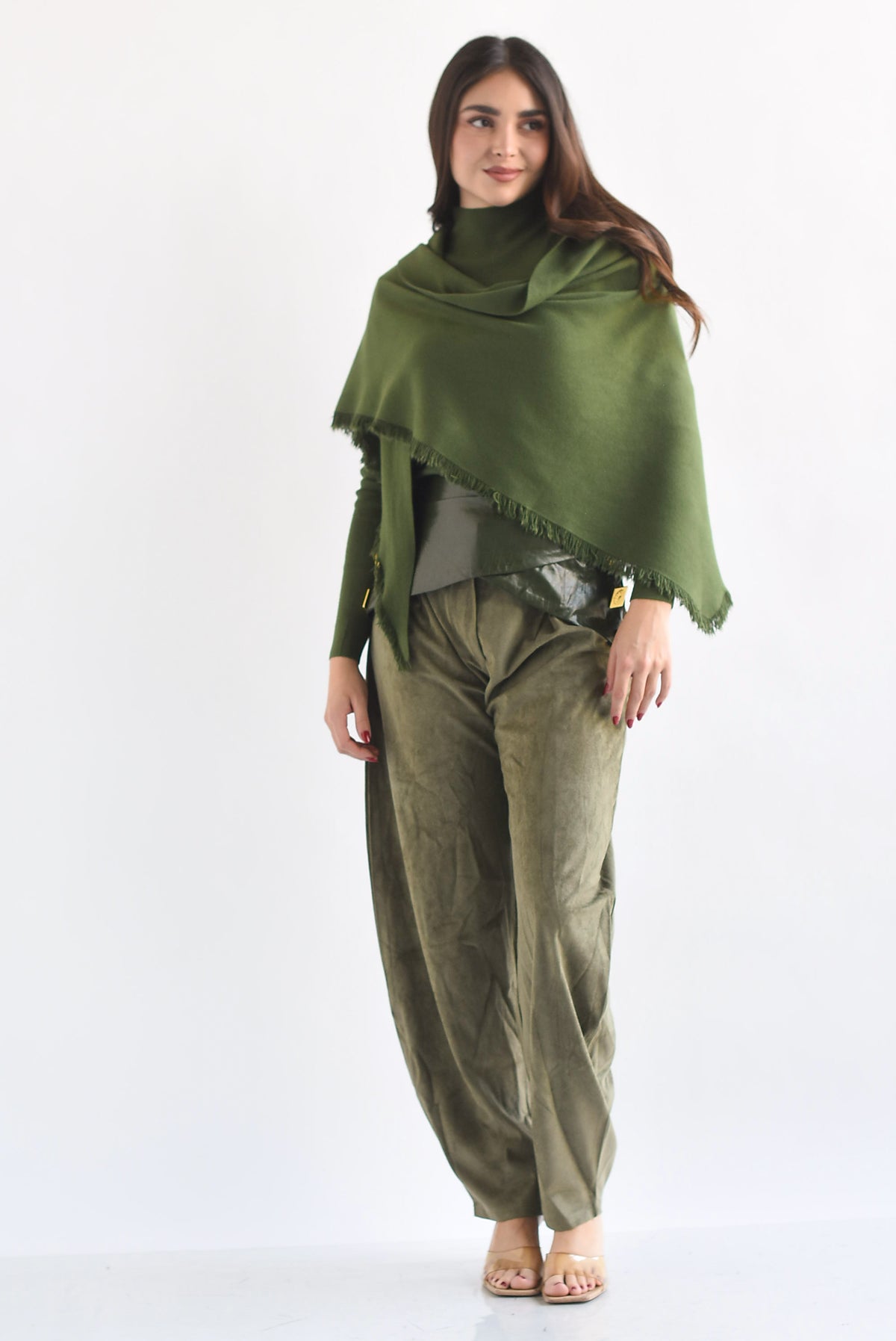 Sweater con capa
