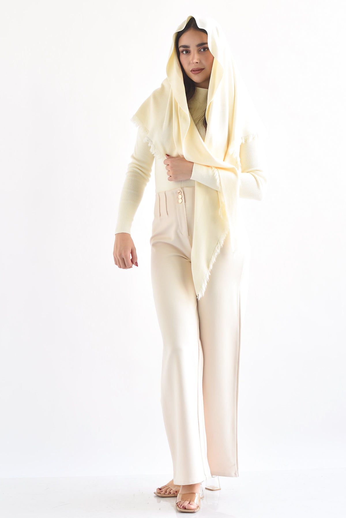 Sweater con capa