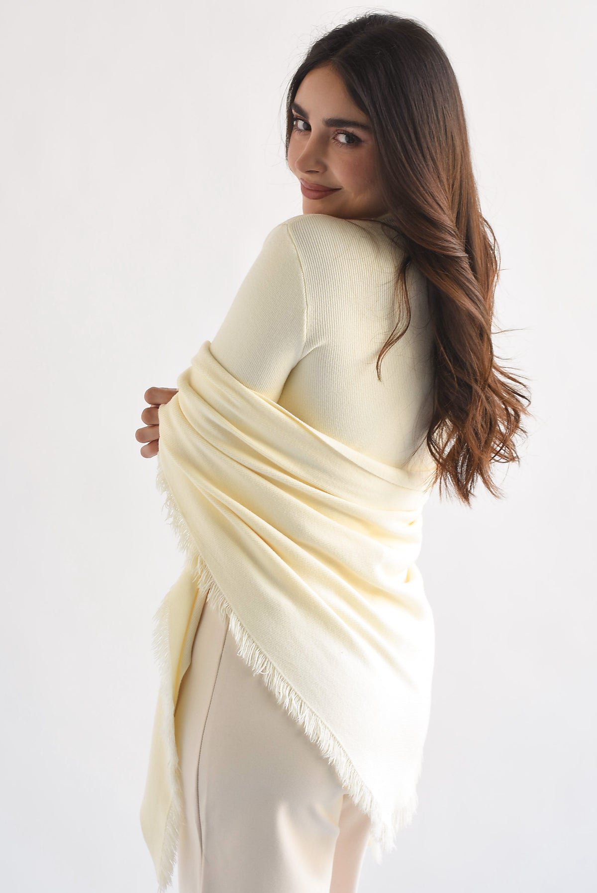 Sweater con capa