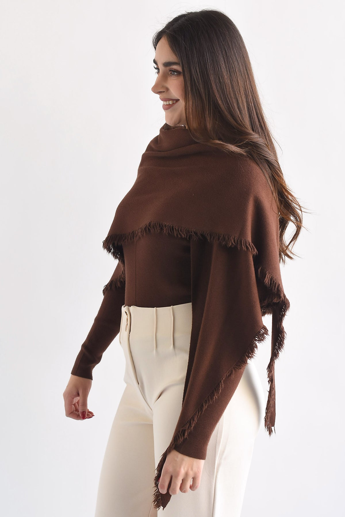 Sweater con capa