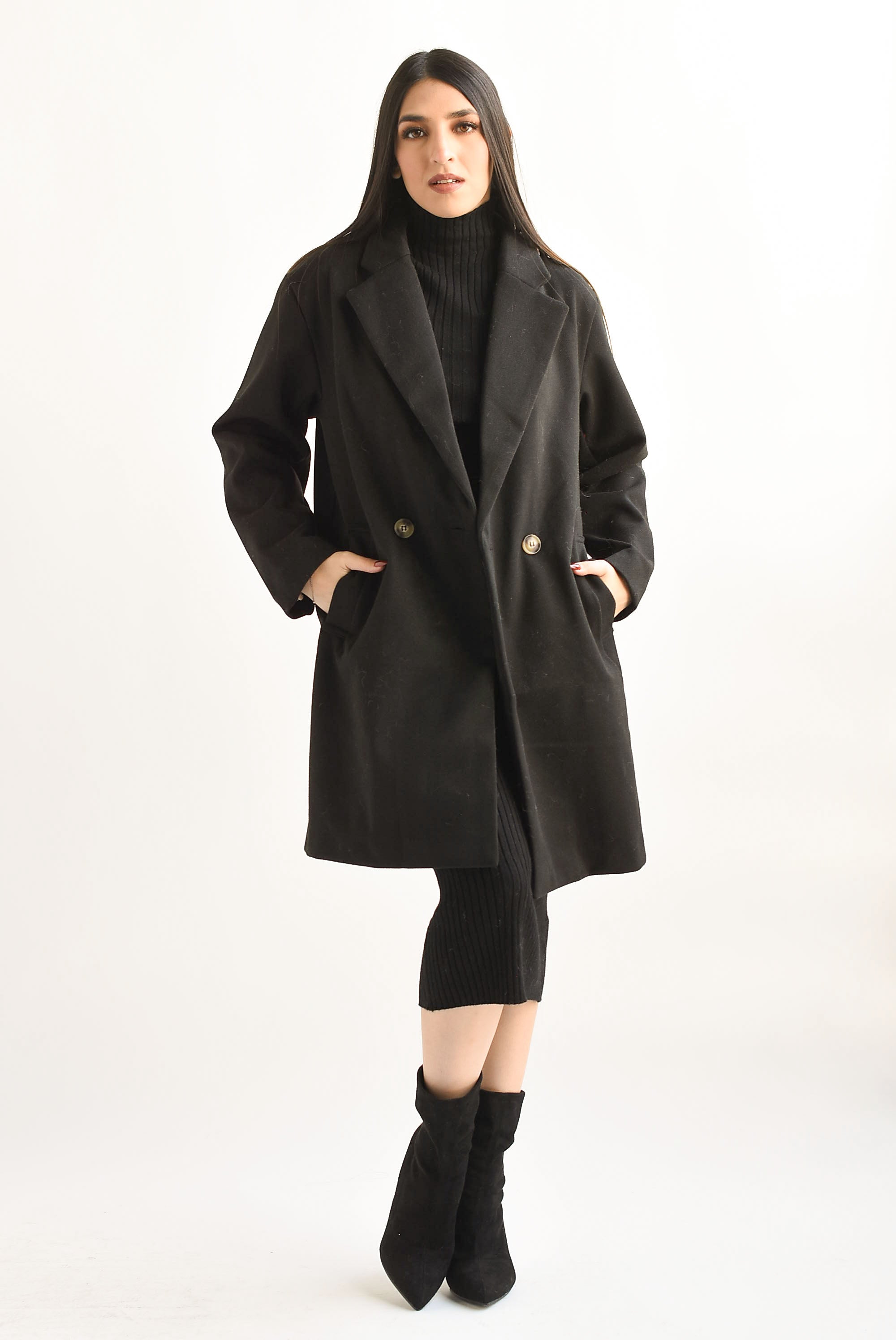 Abrigo corto Negro