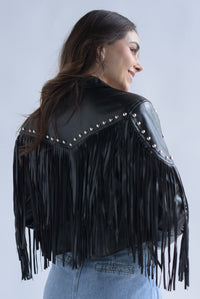 Fashion Styled Chamarra flecos vinipiel Negro