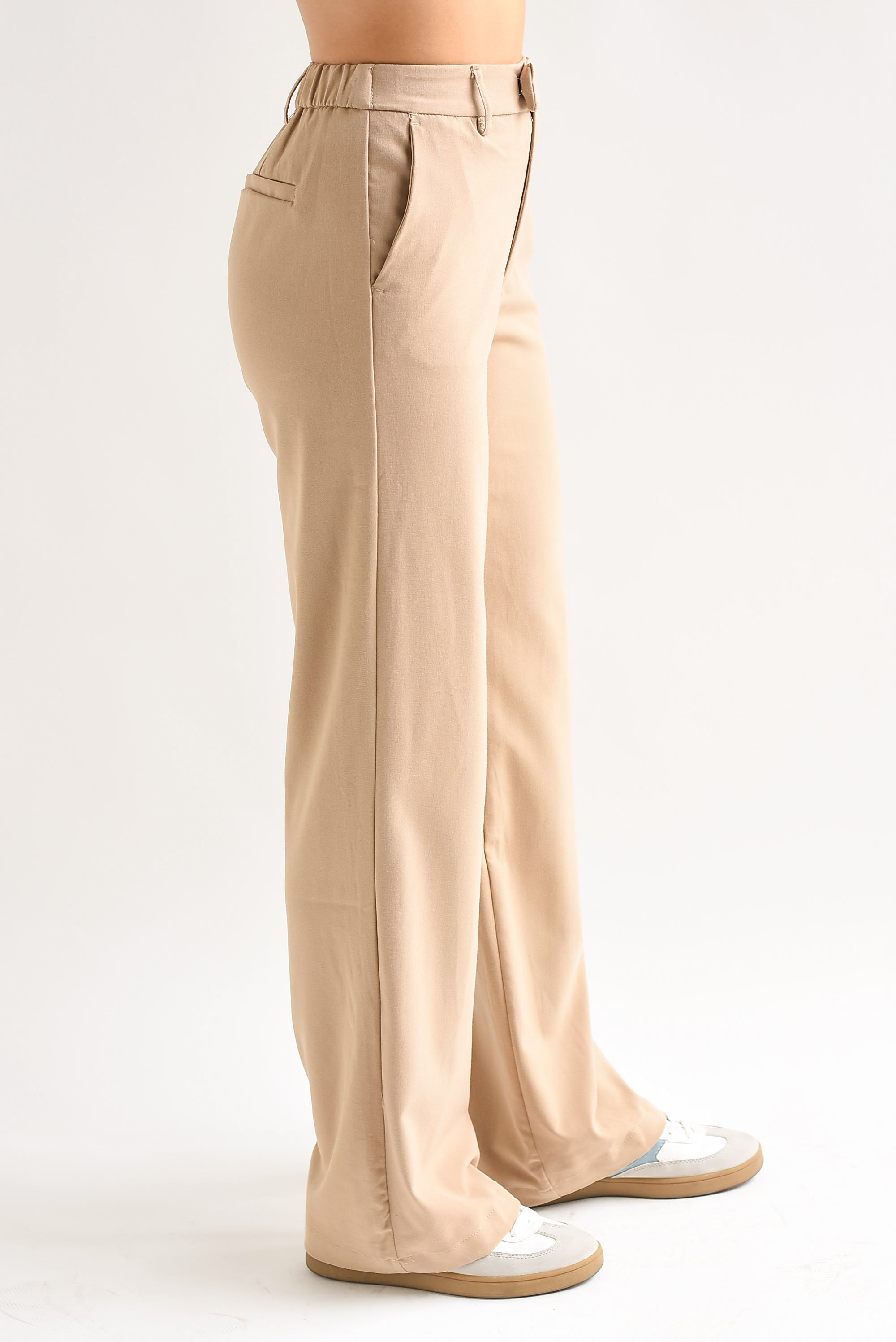 Pantalón pinzas y broche Kaki