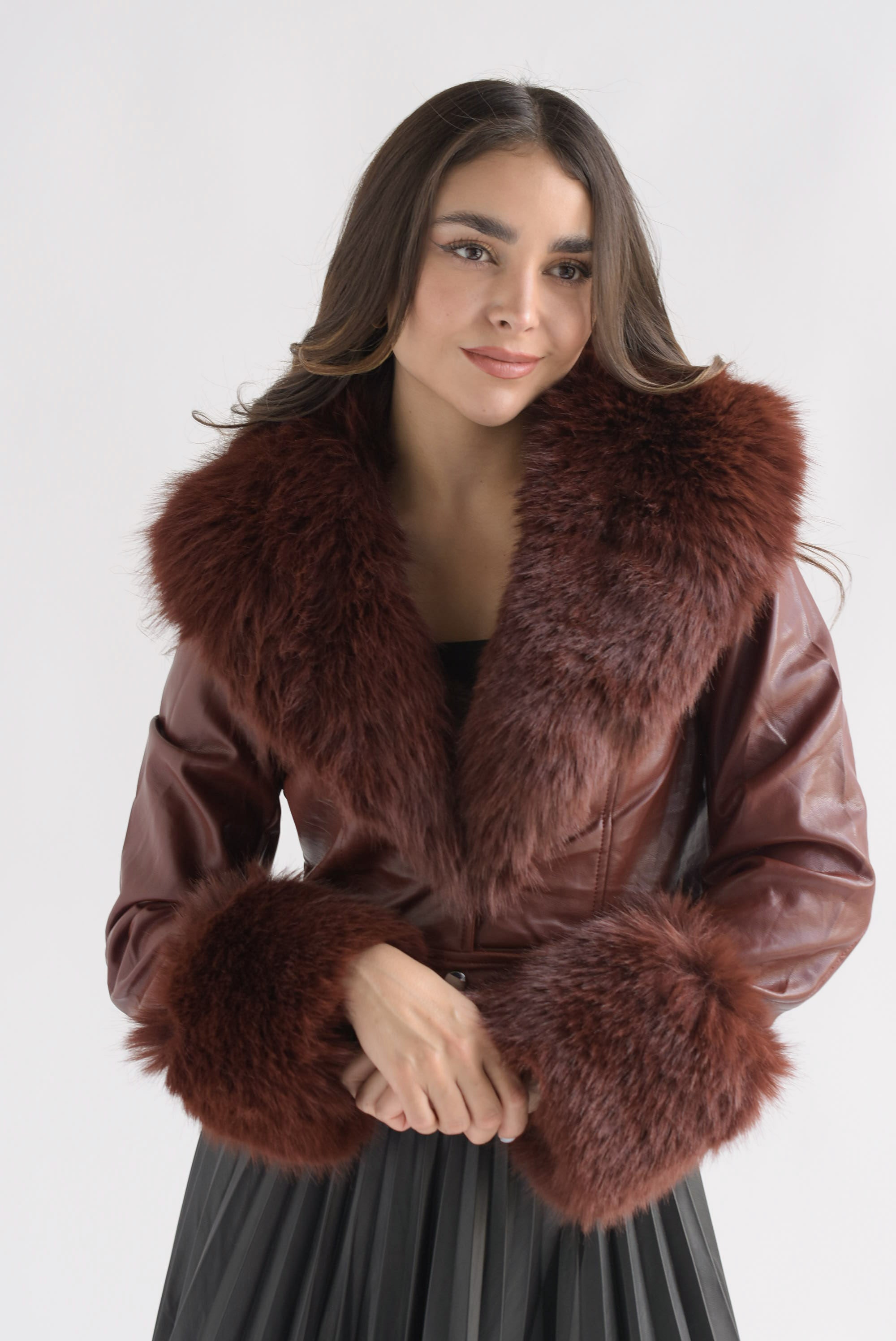 Blazer crop vinipiel faux fur Marrón