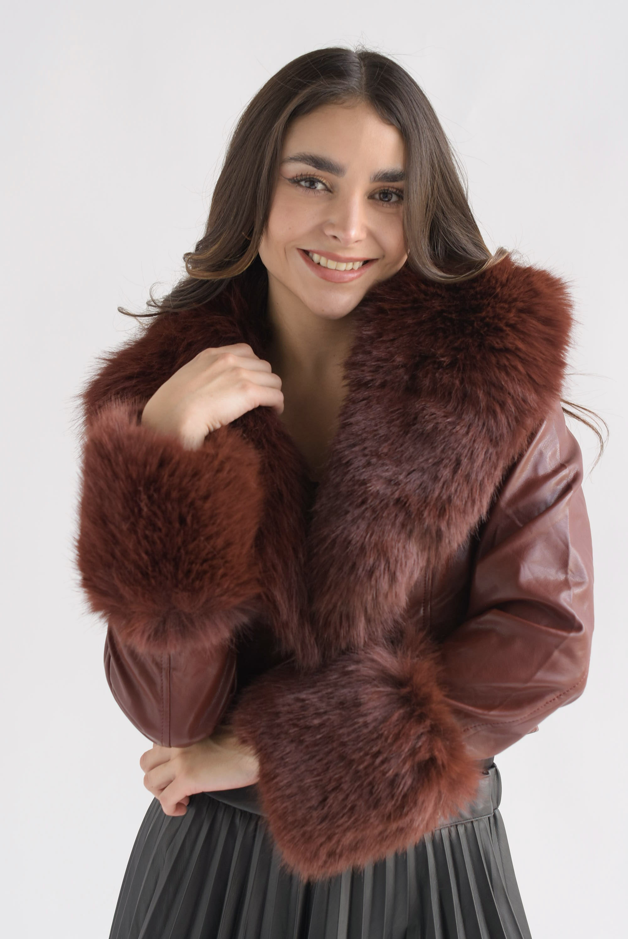 Blazer crop vinipiel faux fur Marrón