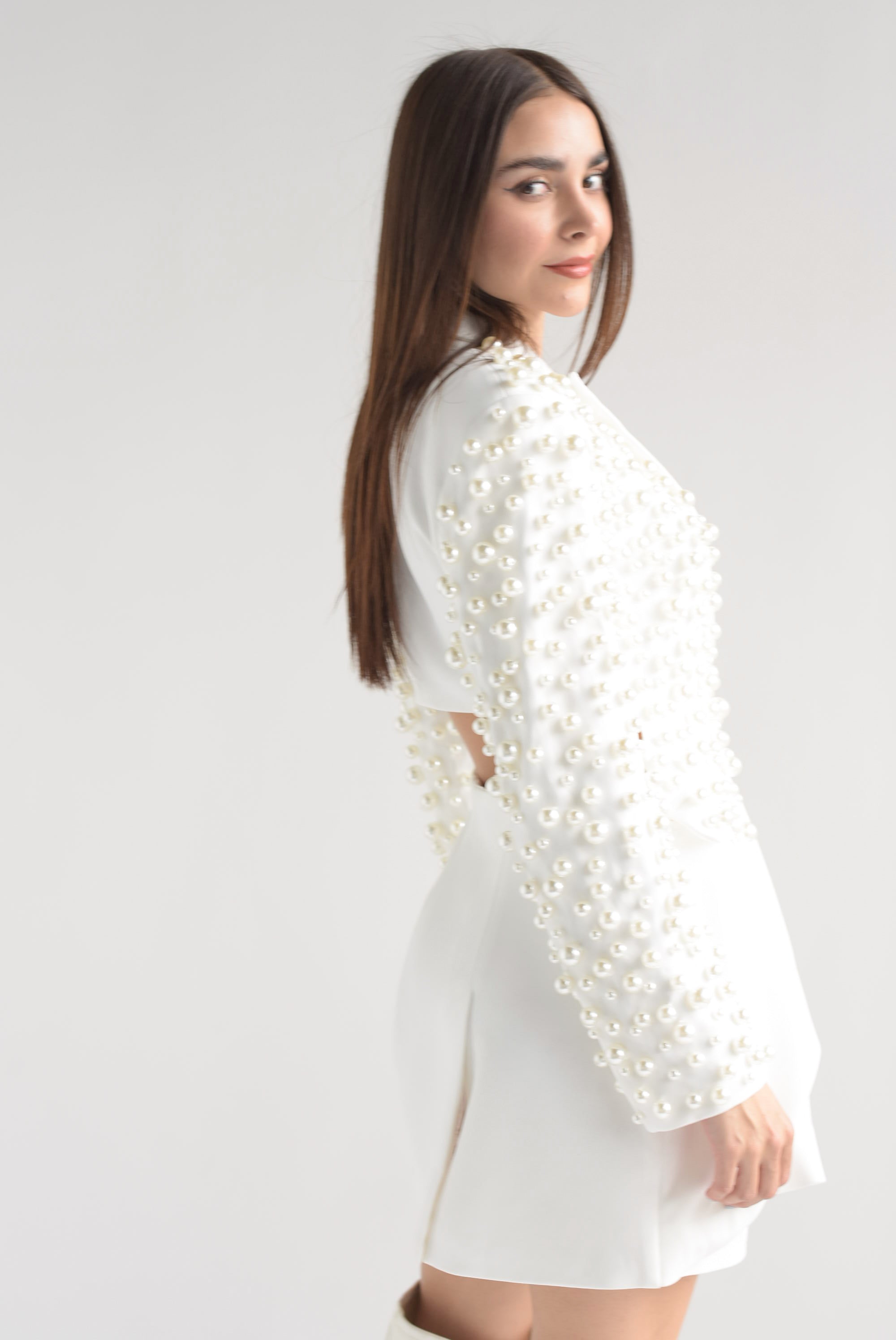 Blazer dress cut-out perlas Blanco