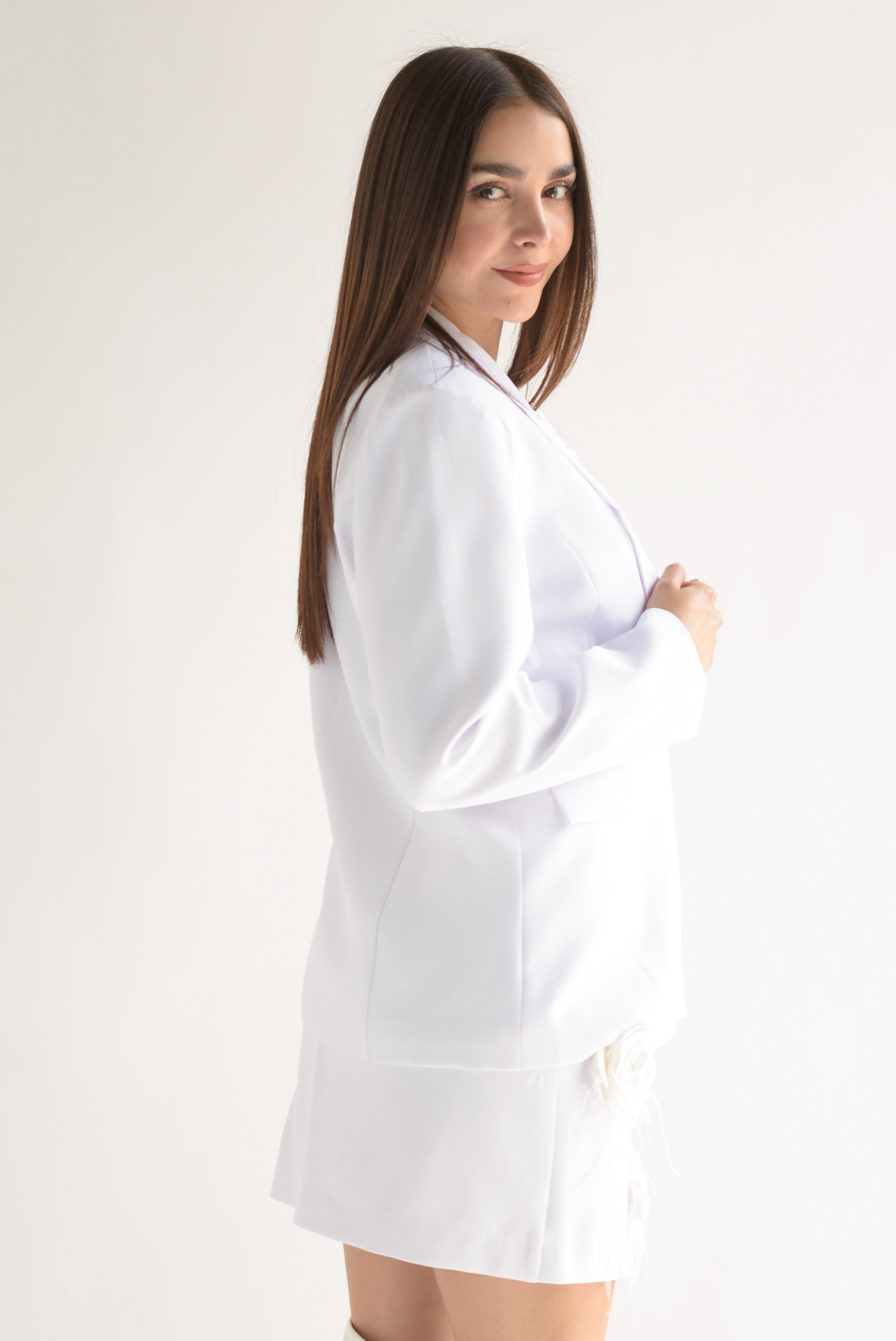Set Falda y Blazer rosas con plumas Blanco
