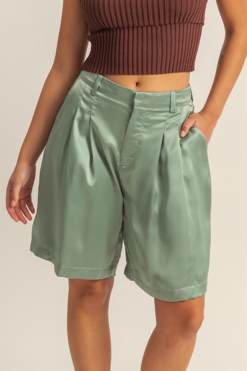 Short Bermuda larga satín Verde pistache