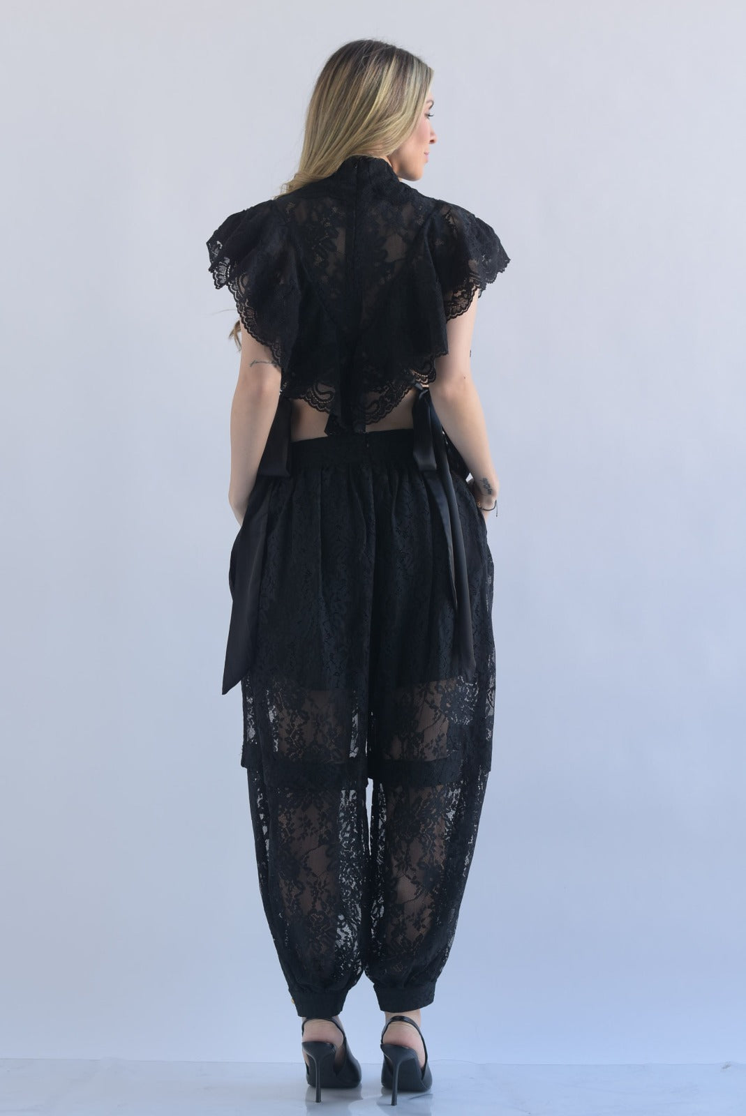 Set Pantalón globo y Blusa lazos encaje