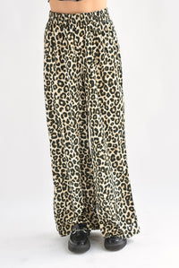 Fashion Styled Pantalón wide leg satín Leopardo