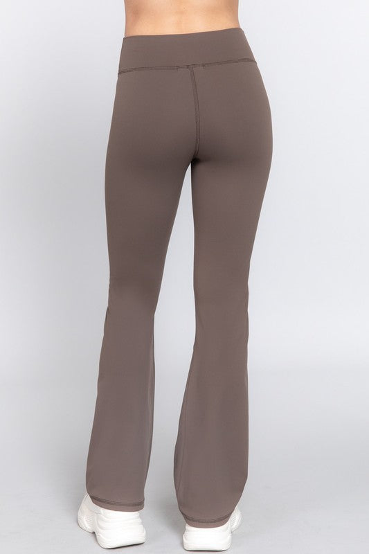 Pantalón flare deportivo Café