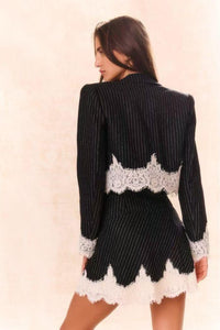 Fashion Styled Set Vestido y Blazer raya diplomática encaje Negro