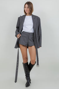 Fashion Styled Set Short y Blazer cinturón cruzado Gris