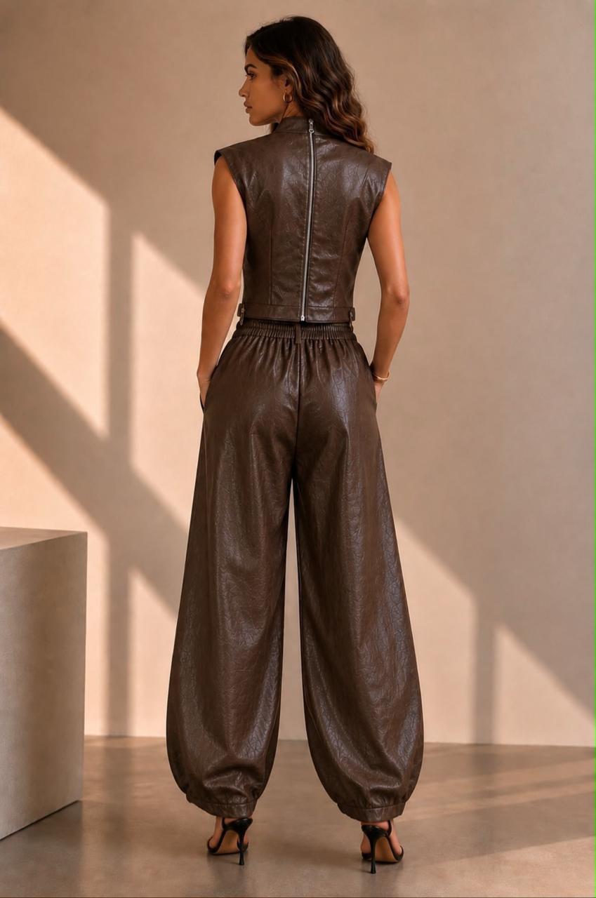 Set Pantalón wide y Blusa cierres vinipiel costuras