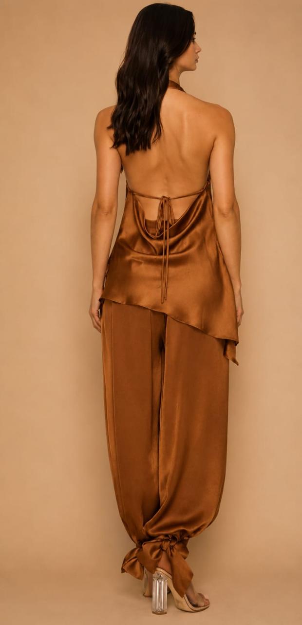 Set Pantalón globo y Blusa asimétrica cadena