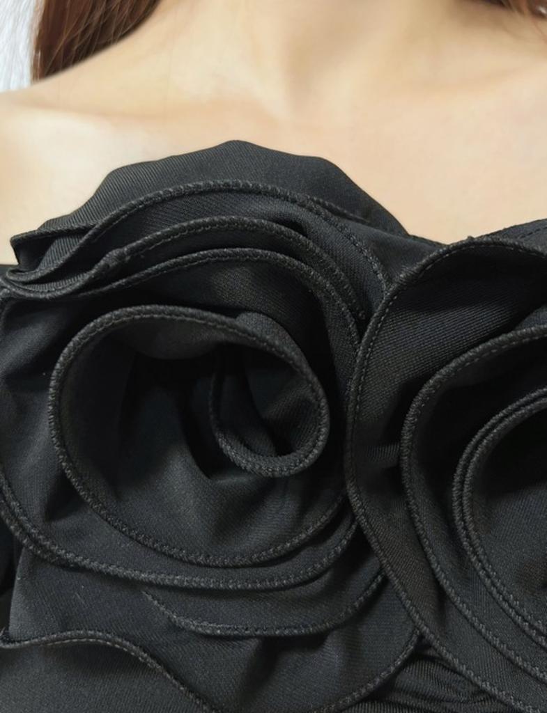 Blusa drapeada flores Negra