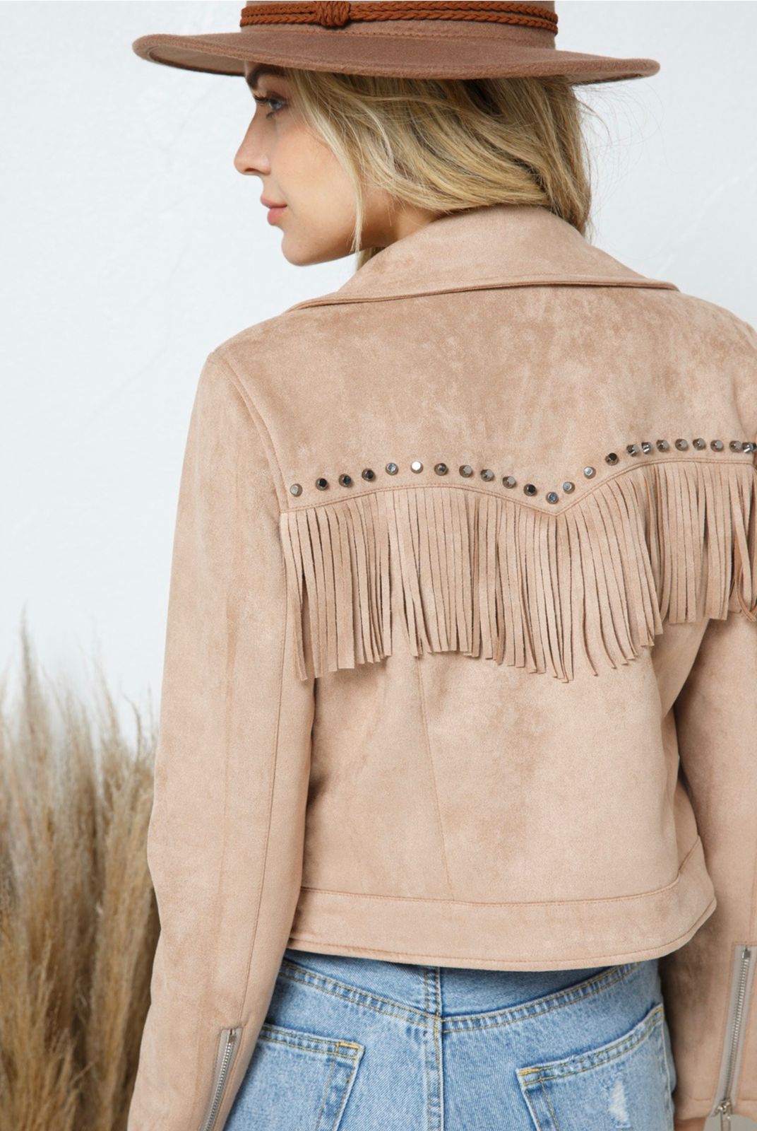 Chamarra flecos estoperoles ante Beige