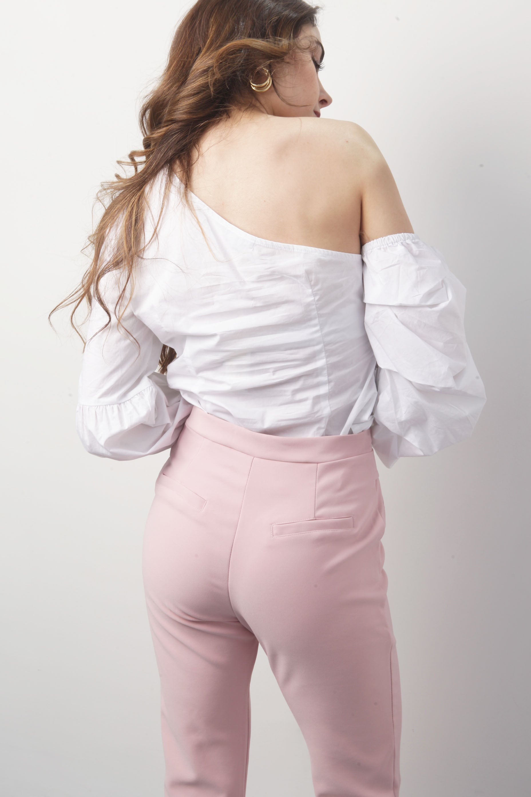 Blusa asimétrica un hombro descubierto Blanca