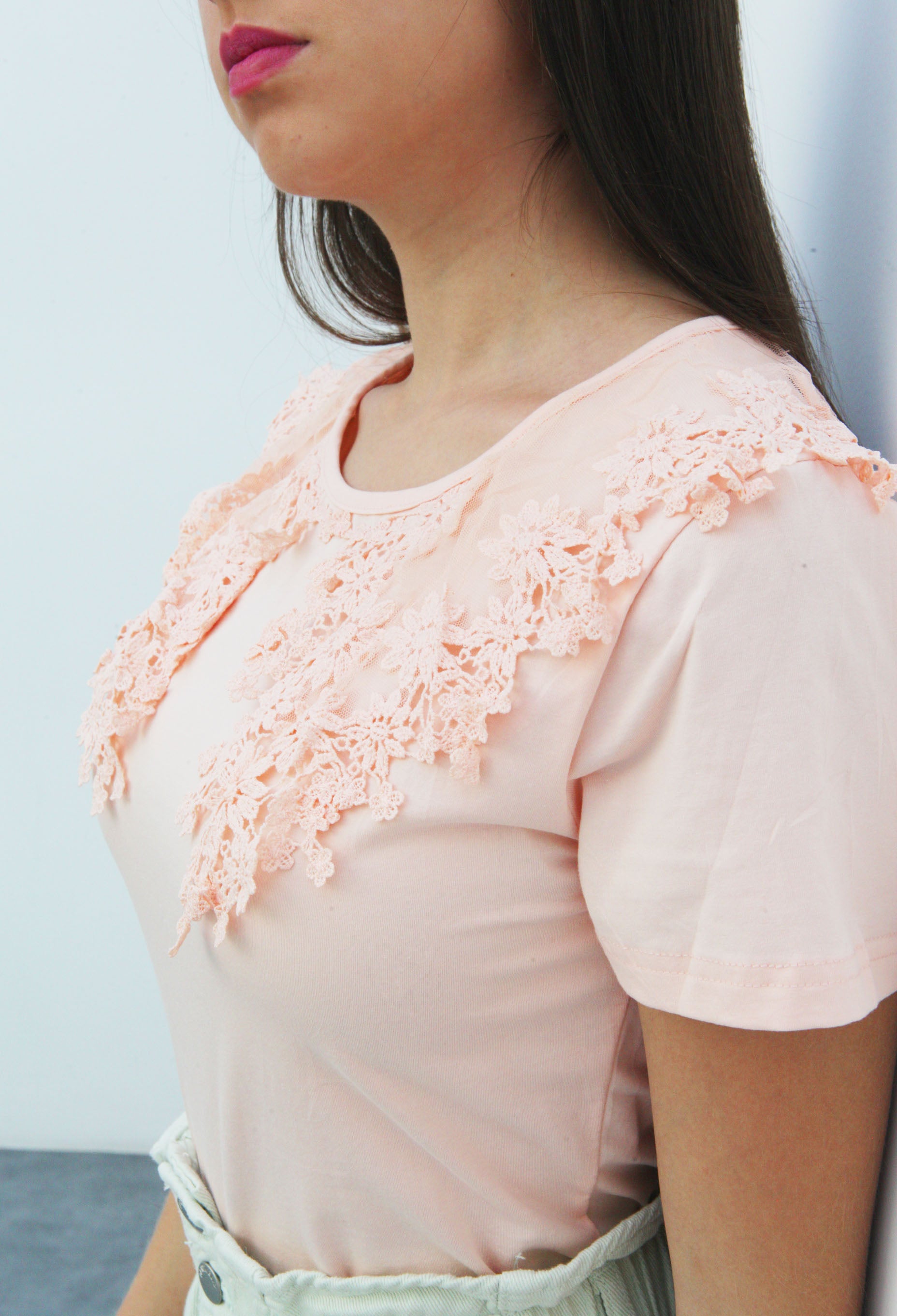 Blusa de cuello Bobo en tira bordada Rosa