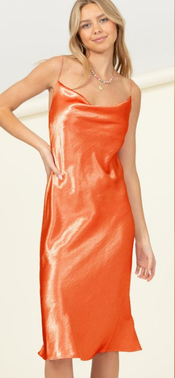 Vestido lencero tipo satín Naranja