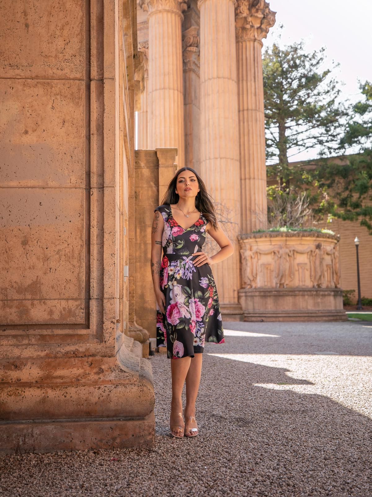 Vestido corte A flores Negro