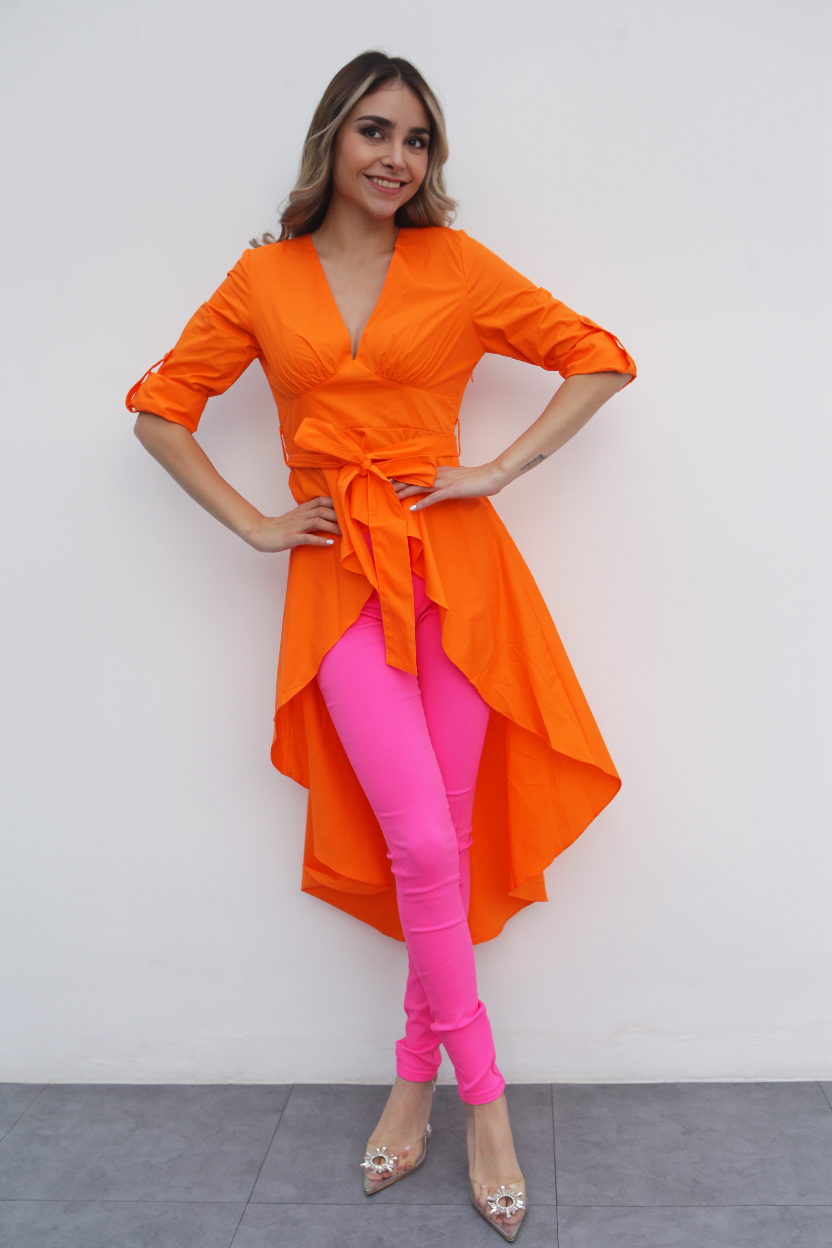 Maxi blusa asimétrica manga ajustable Naranja