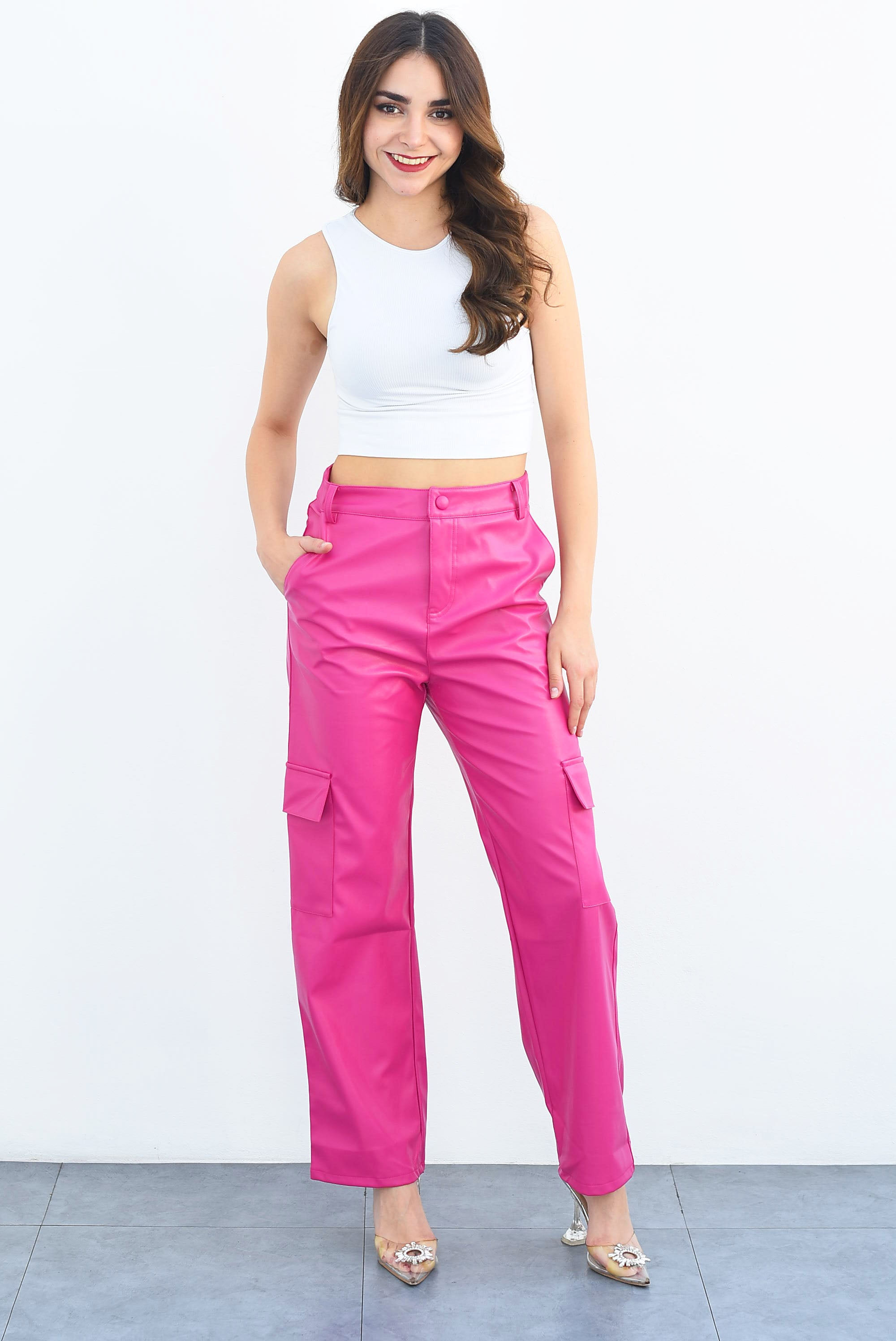 Pantalón pierna ancha cargo vinipiel Fiusha