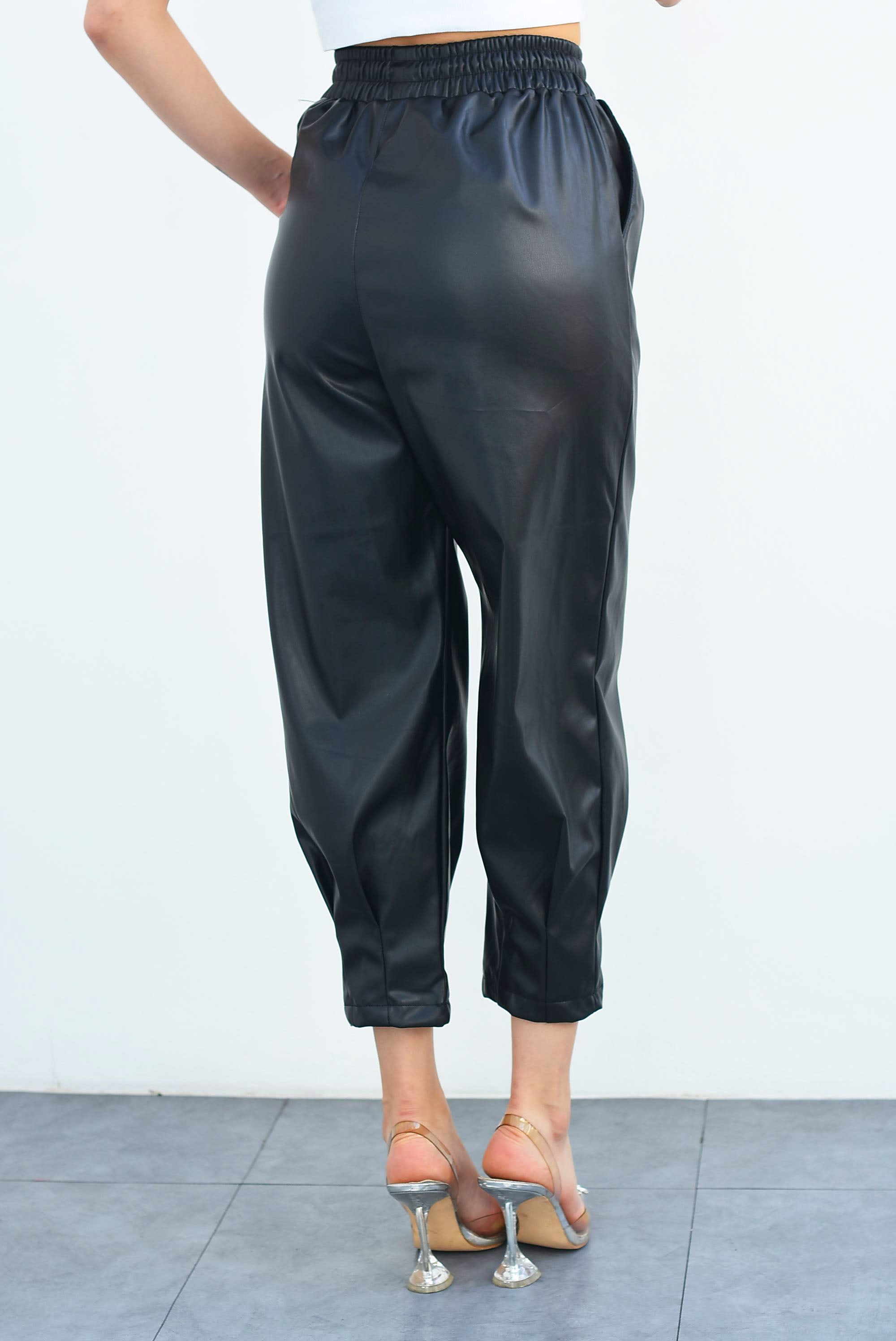 Pantalón slouchy vinipiel Negro