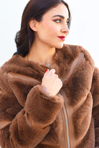 Fashion Styled Chamarra faux fur y vinipiel Moka