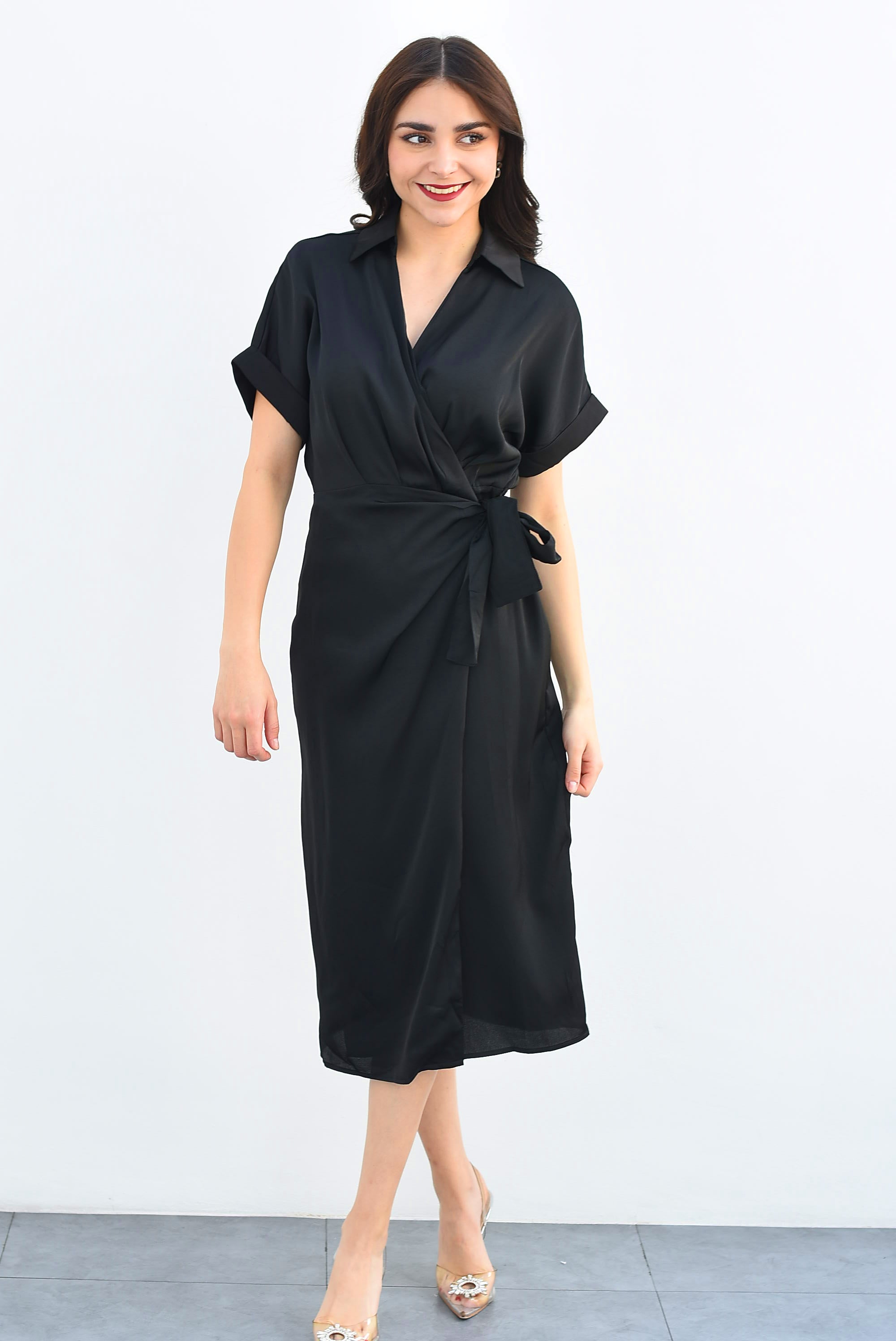 Vestido envolvente satín Negro