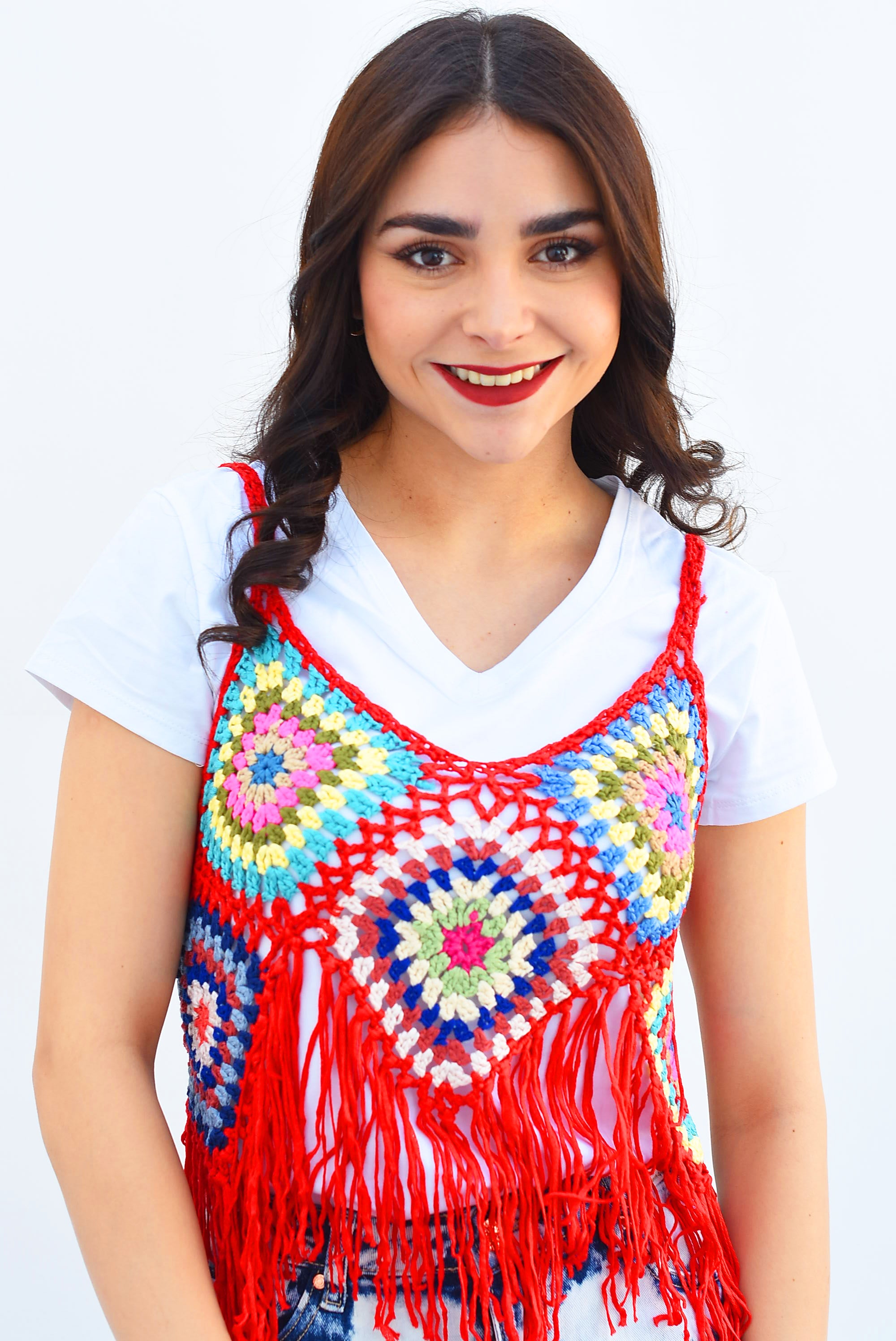 Blusa crochet flecos y flores Roja Fashion Styled