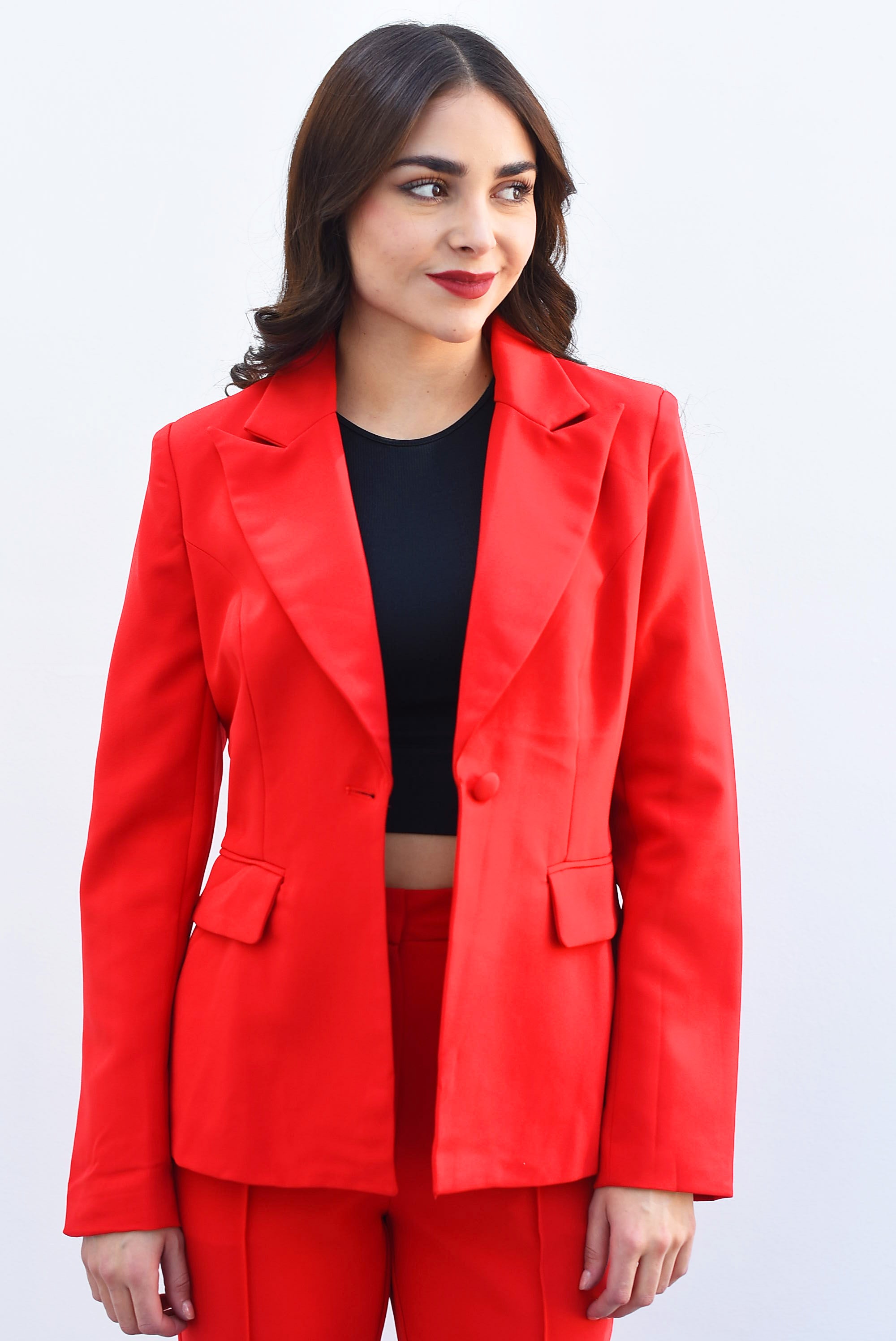 Set Pantalón flare y Saco Rojo