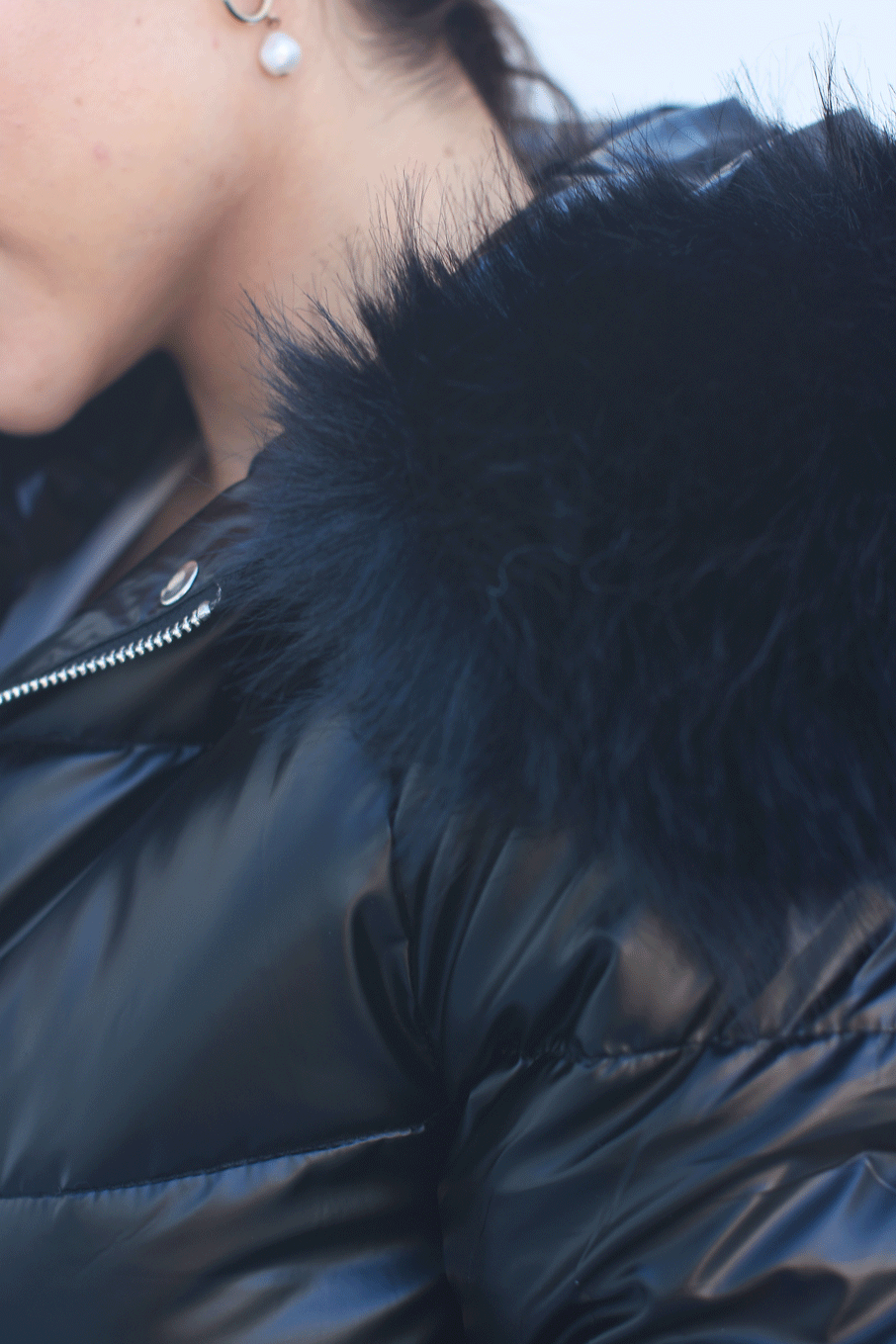 Chamarra puffer faux fur aperlada Negro