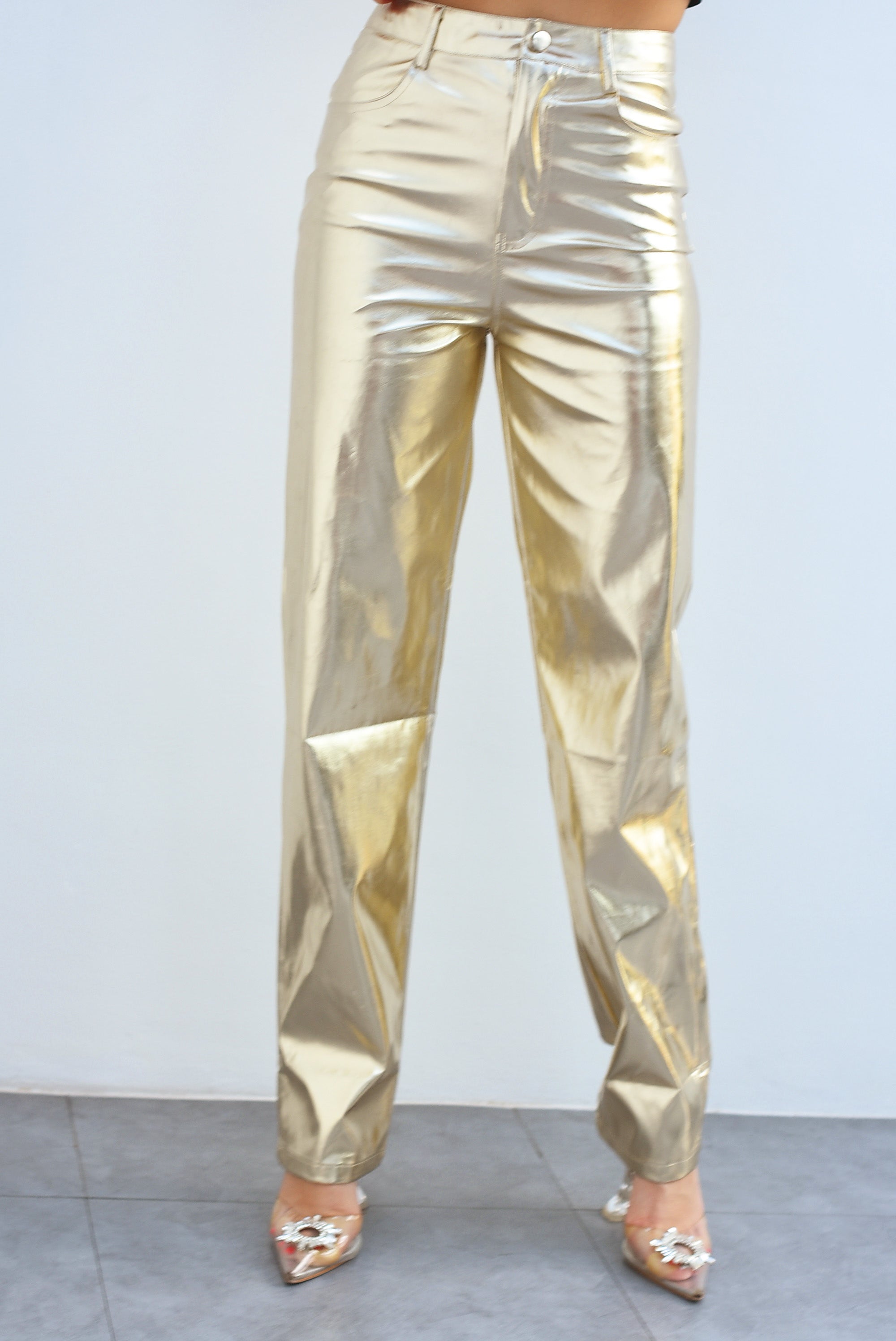 Pantalón recto metálico Dorado