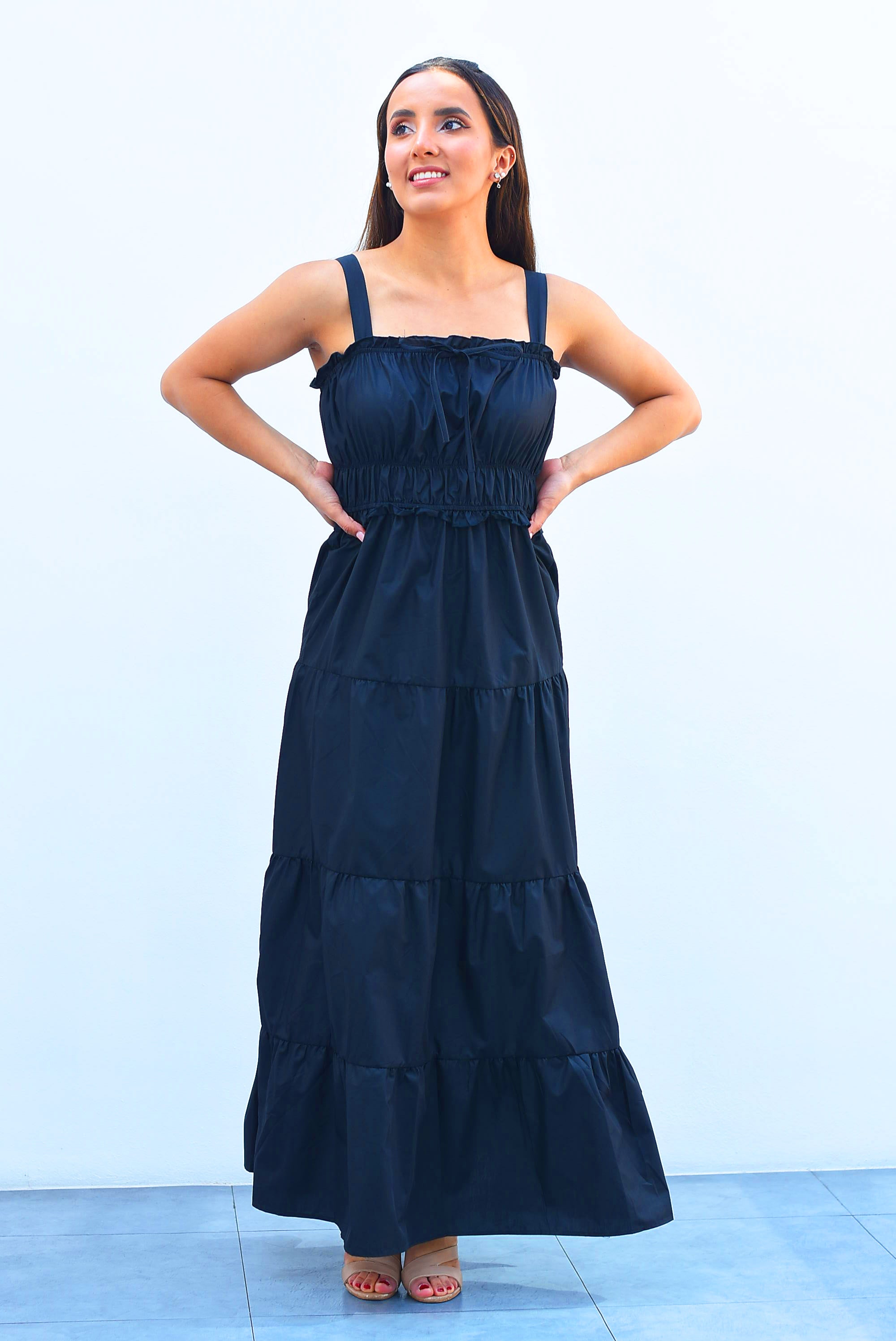 Vestido tirantes falda olanes Negro