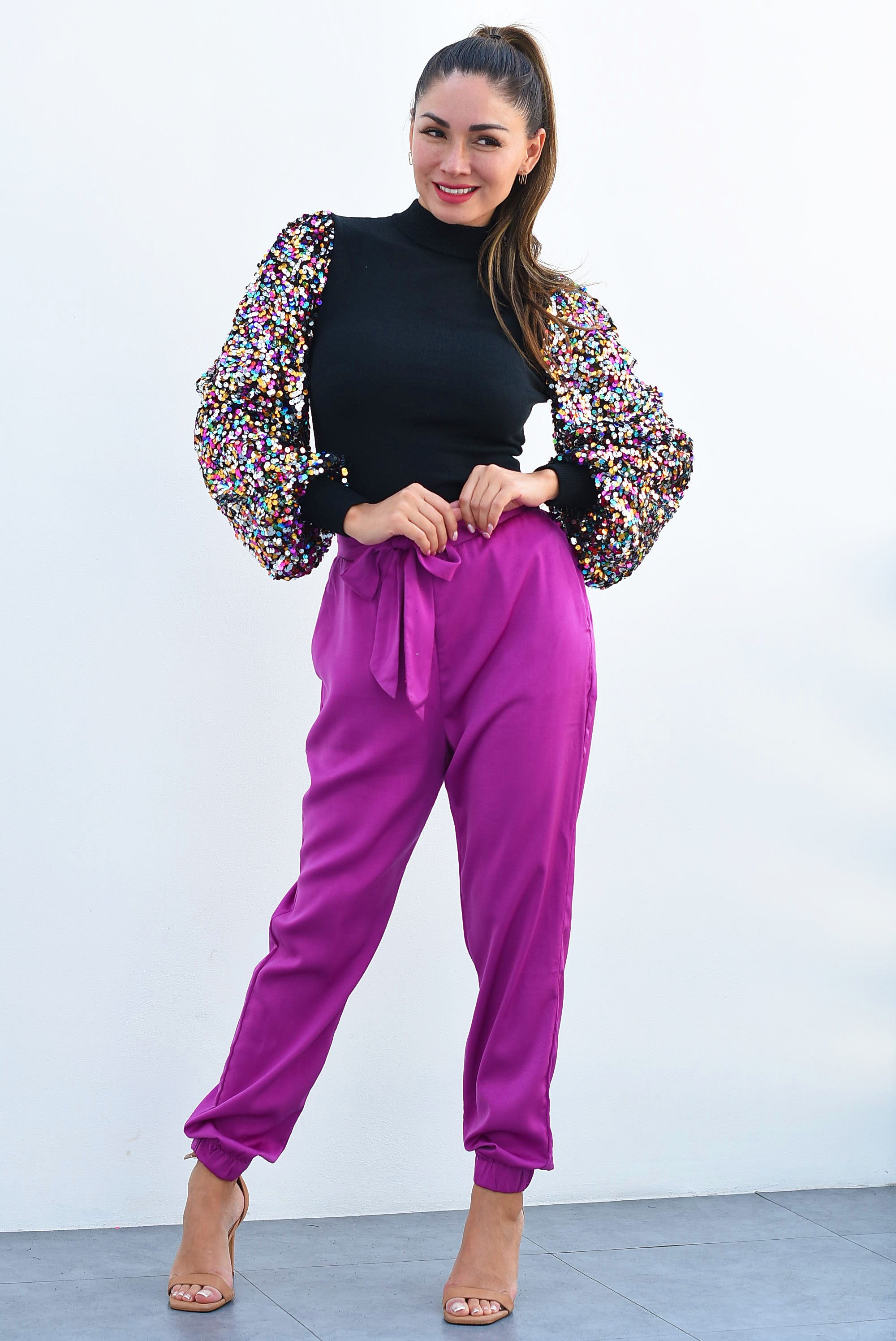 Pantalón tipo jogger satín Morado