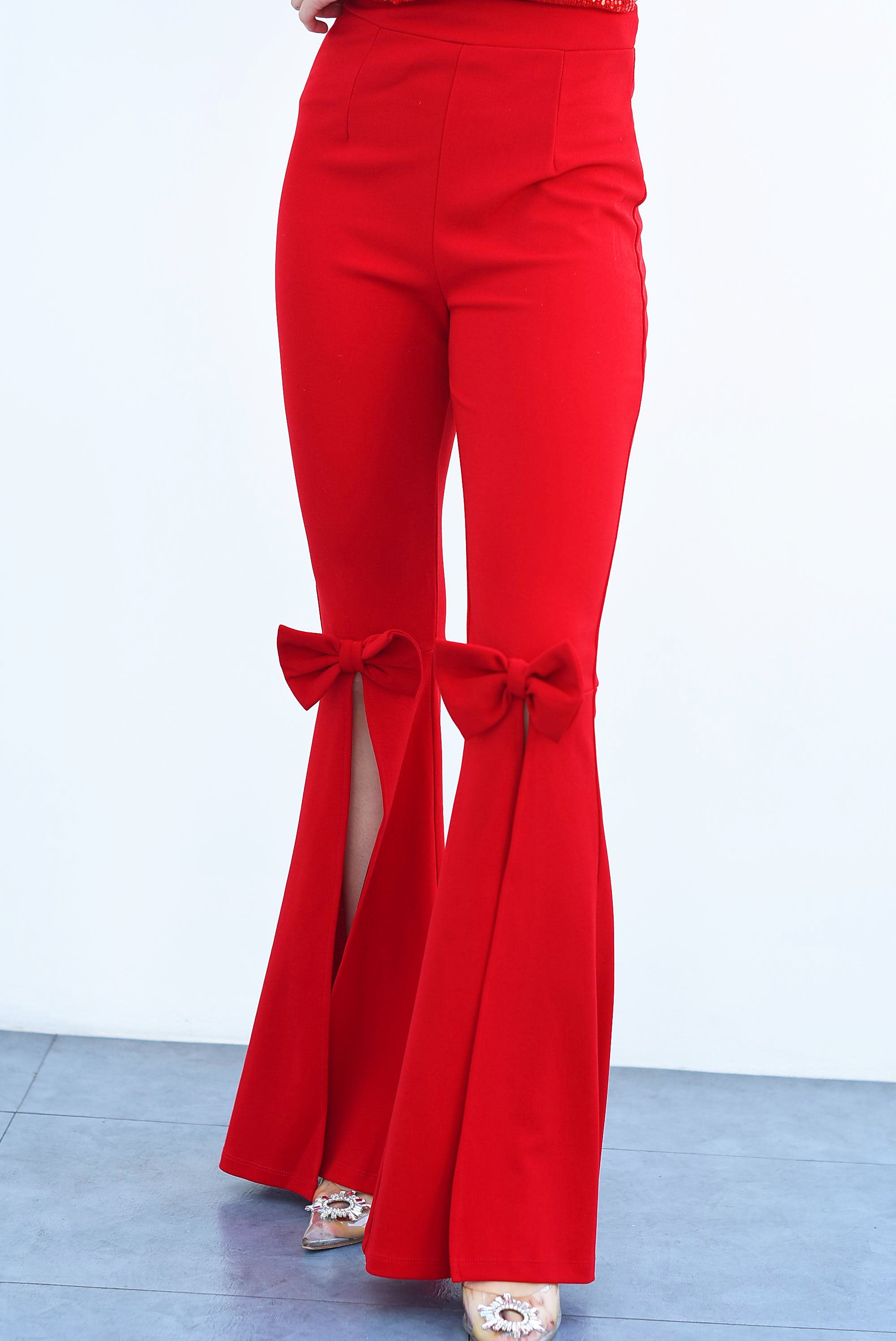 Pantalón campana y moños Rojo