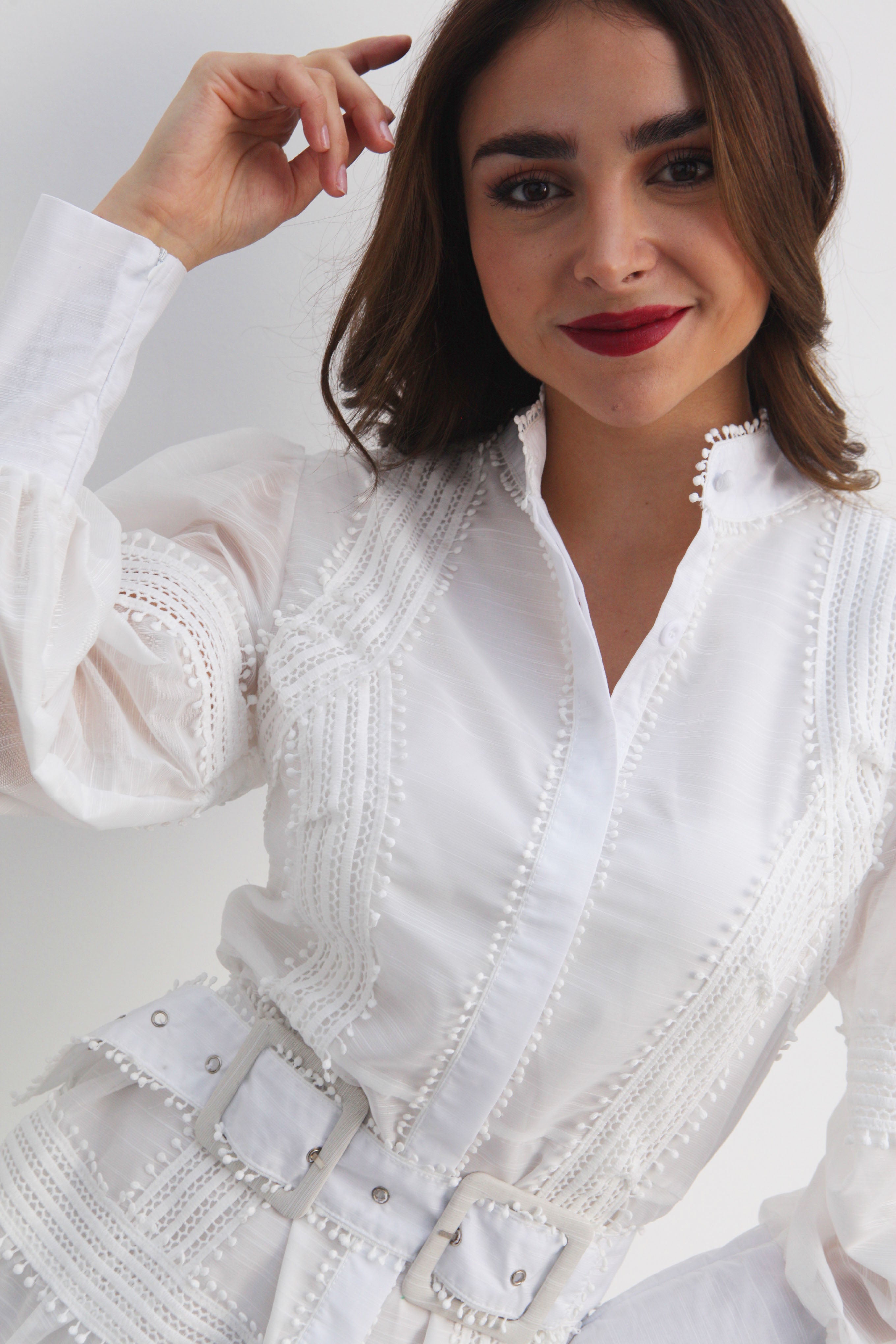 Vestido corto mao tira bordada Blanco