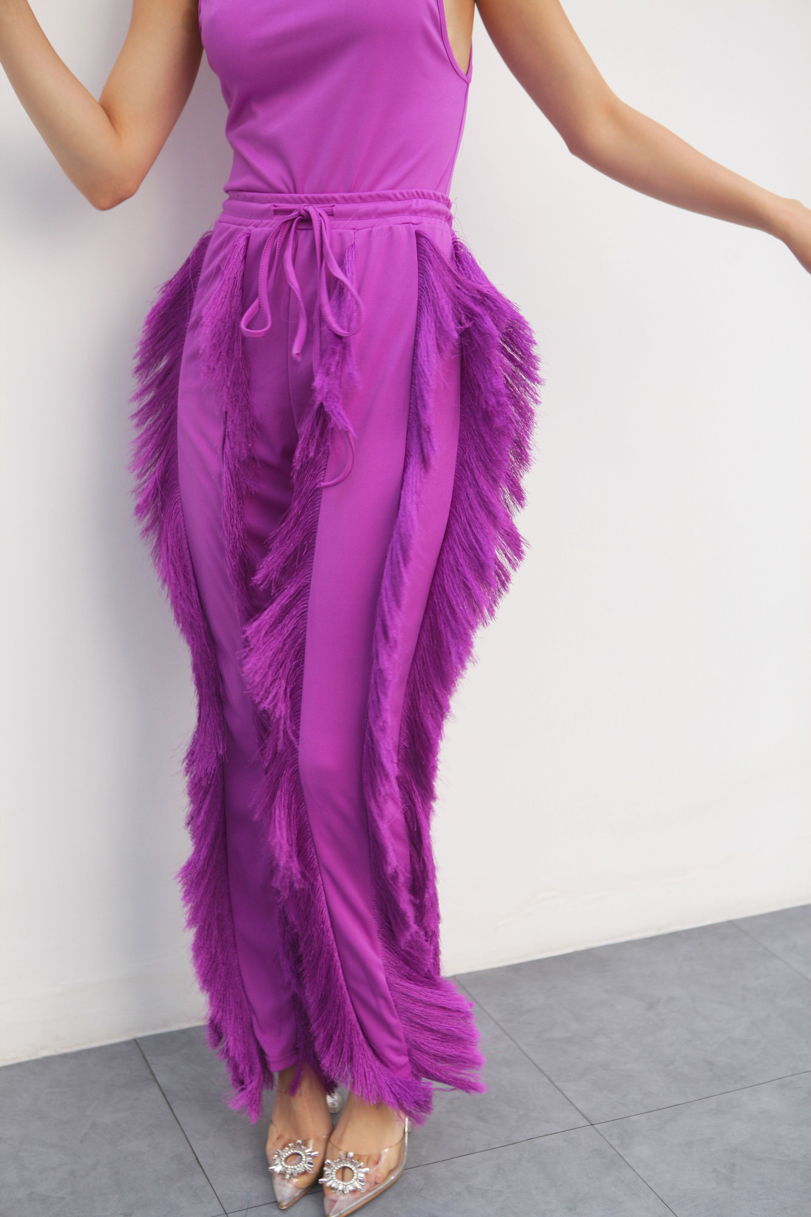 Set Pantalón flecos y Body Morado