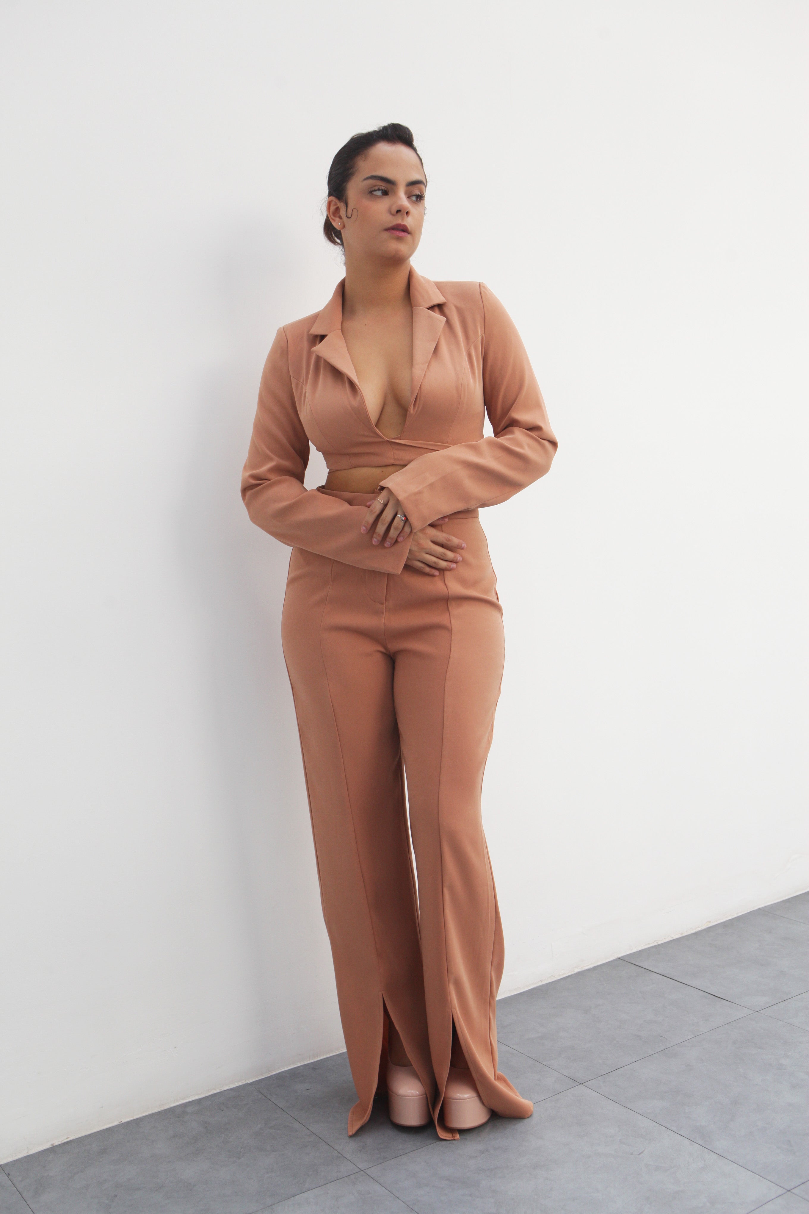 Set Pantalón y Saco crop Kaki